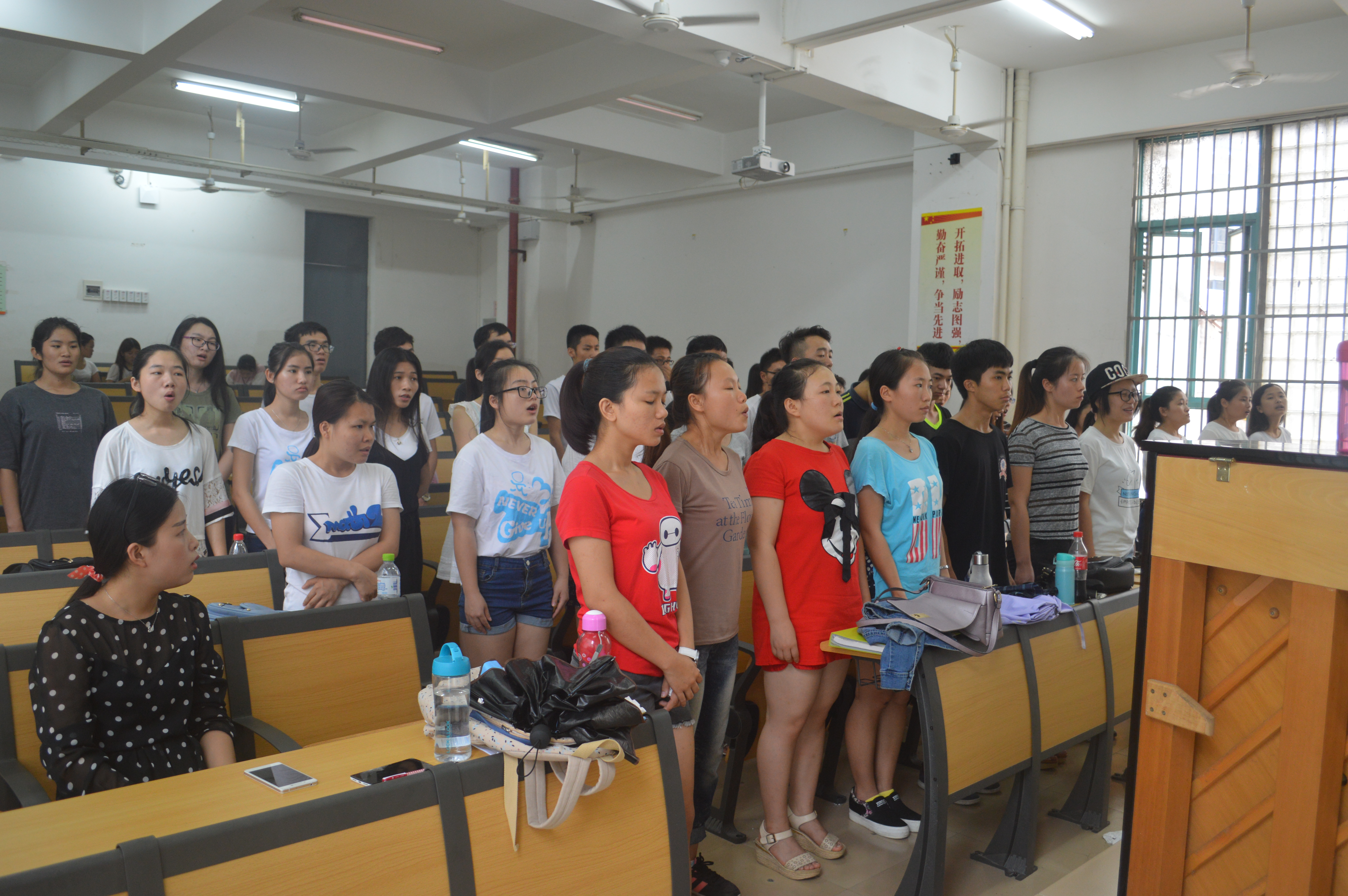 台上一分钟，台下十年功——记数学与统计学院合唱队排练跟踪报道