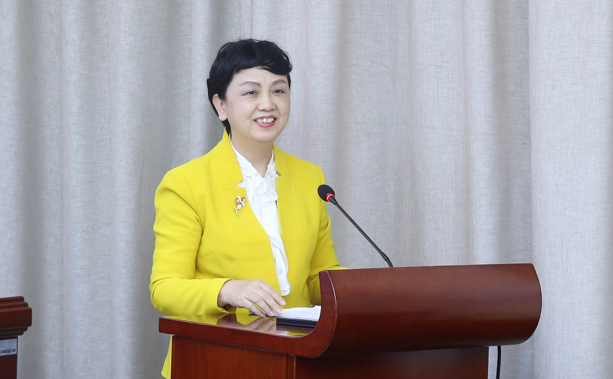 李红梅受邀到省委宣传部示范宣讲党的十九届五中全会精神