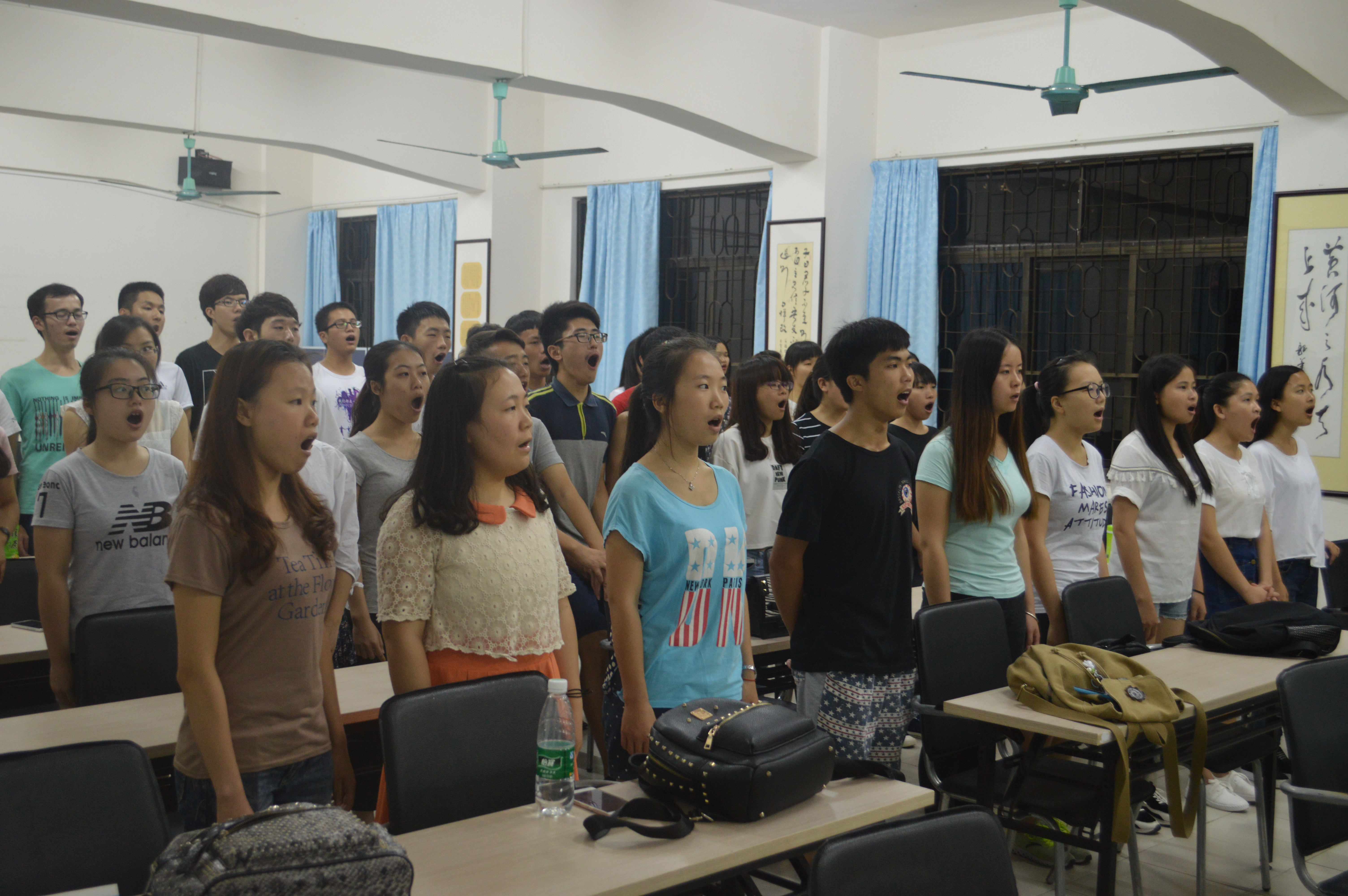 青春五月,放声高歌――记数学与统计学院合唱队排练跟踪报道