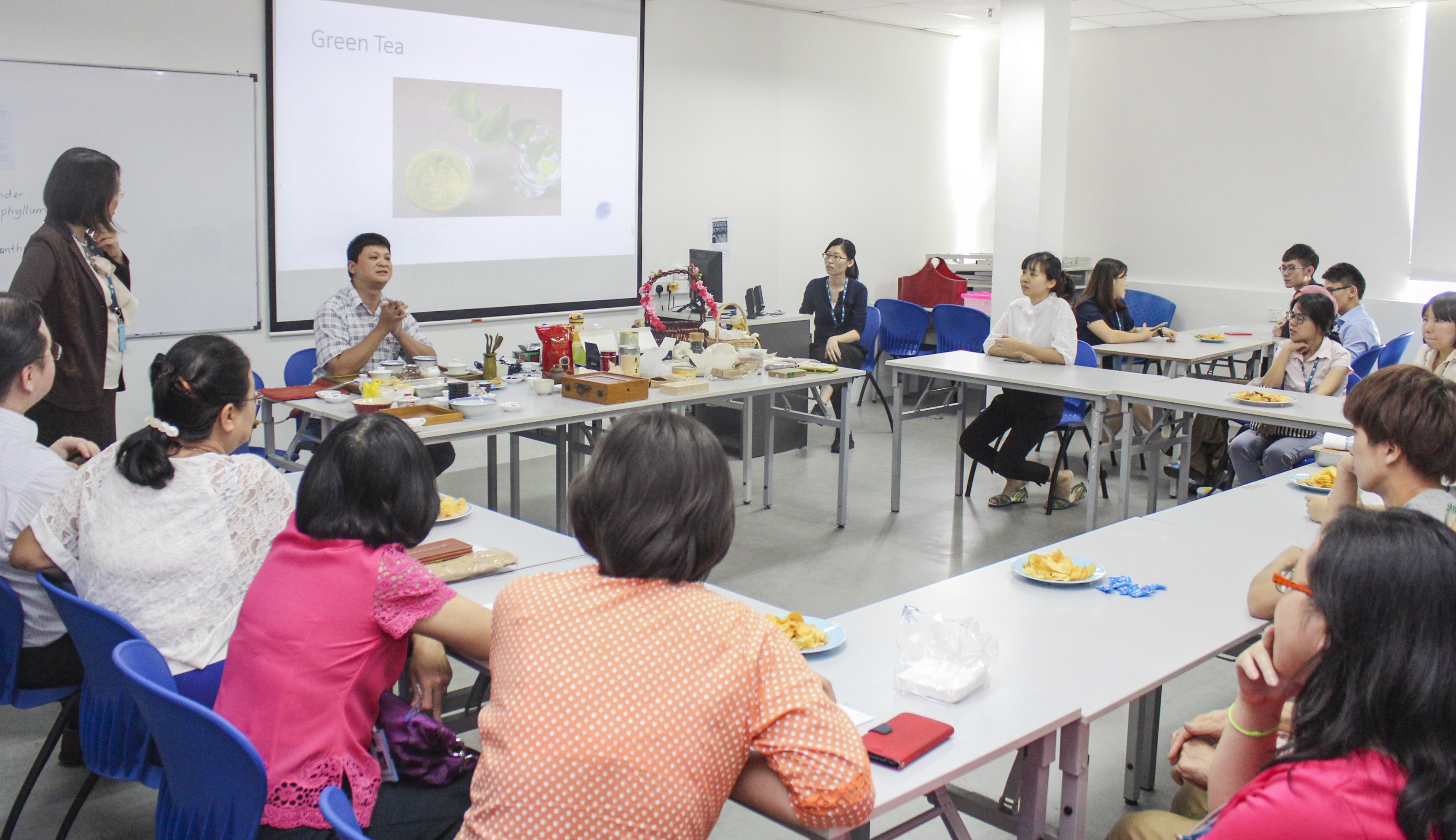 世纪大学孔子学院举办中国茶文化体验活动