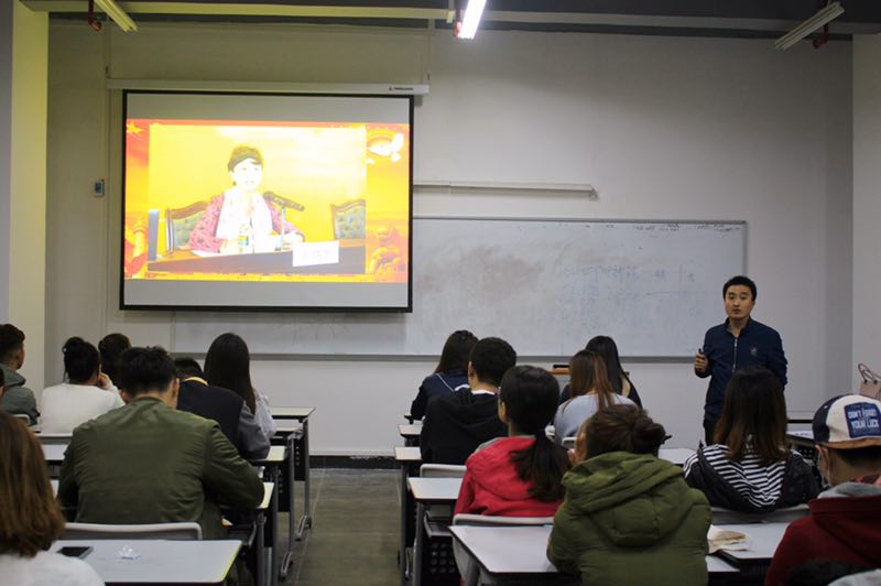 青年之声-美术学院学生党支部学习“习近平总书记在高校思想政治工作会议上的重要讲话