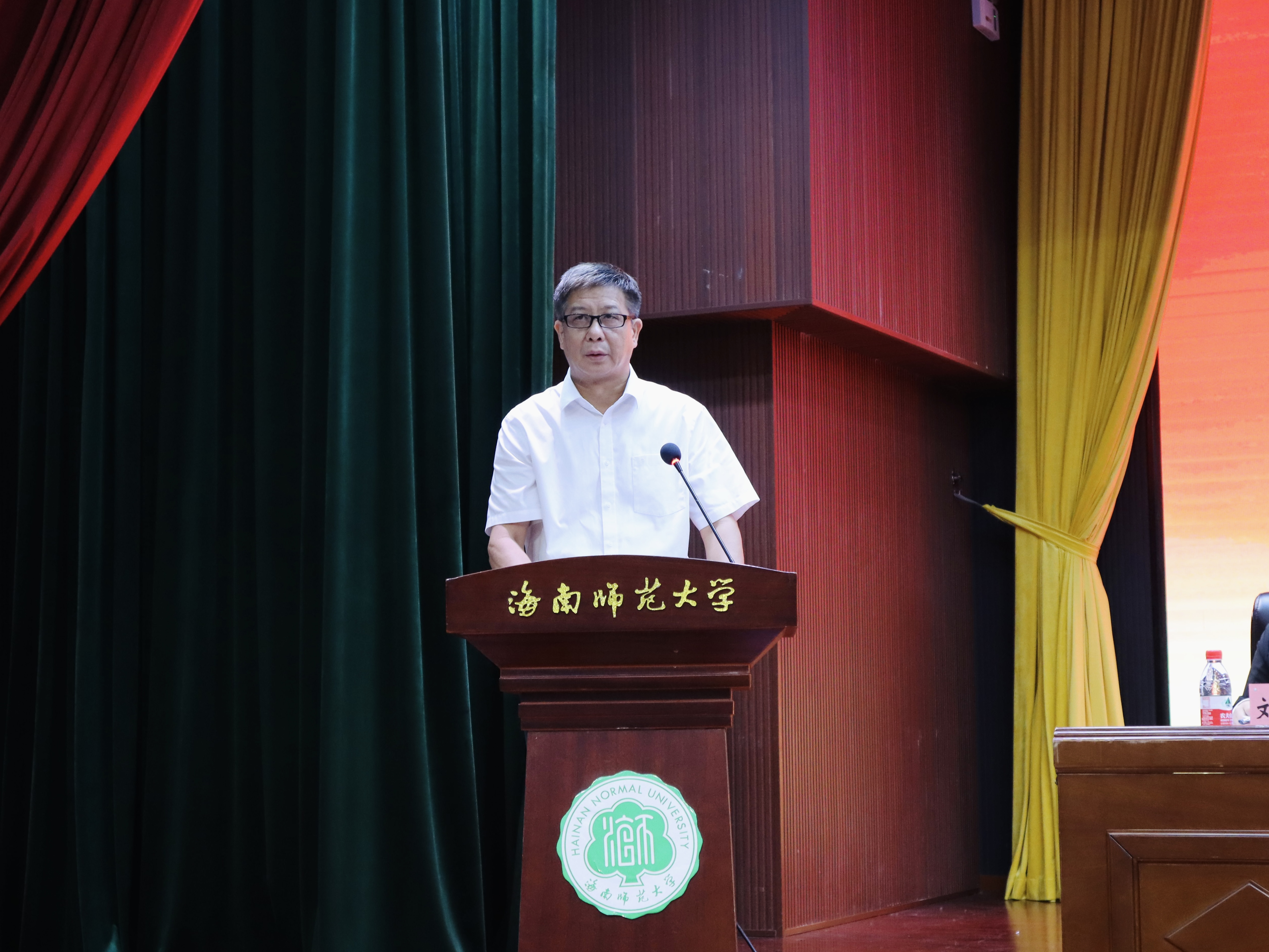 我校召开第二十九次学生代表大会暨第二次 研究生代表大会