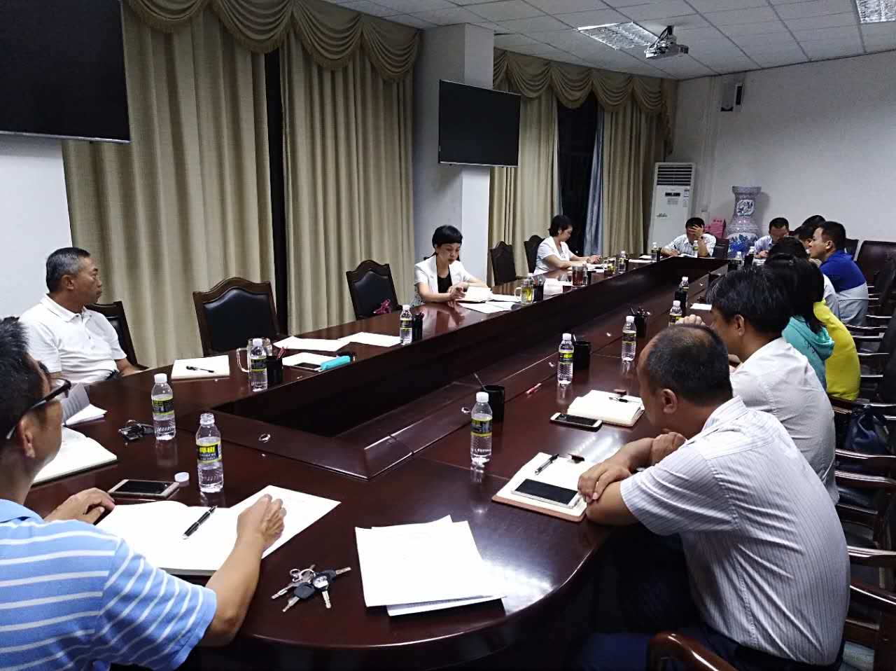 高姿态、高标准、硬措施，积极为海口争创全国文明城市添砖加瓦----我校召开迎接海口“创文”国检工作碰头会