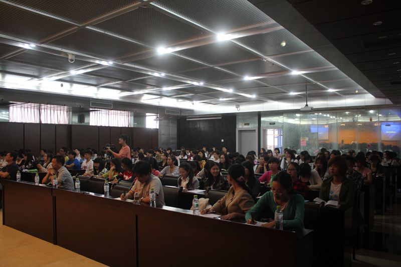 创新教学，增添课堂活力――记西南大学教授讲座