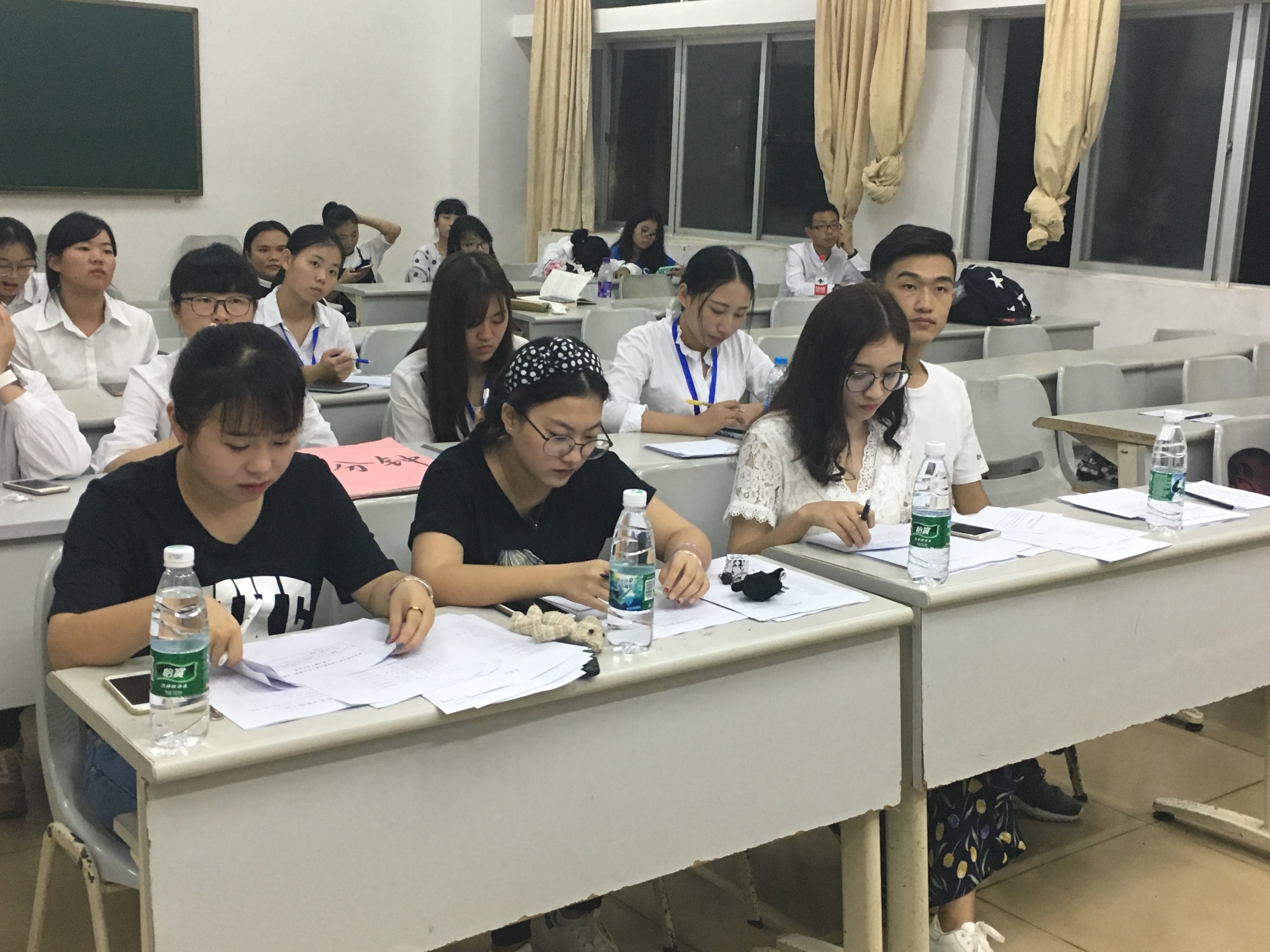 青年之声·风吟古今,悦诗雅韵——记文学院第五届青年之声“风吟雅韵”诗朗诵比赛初赛
