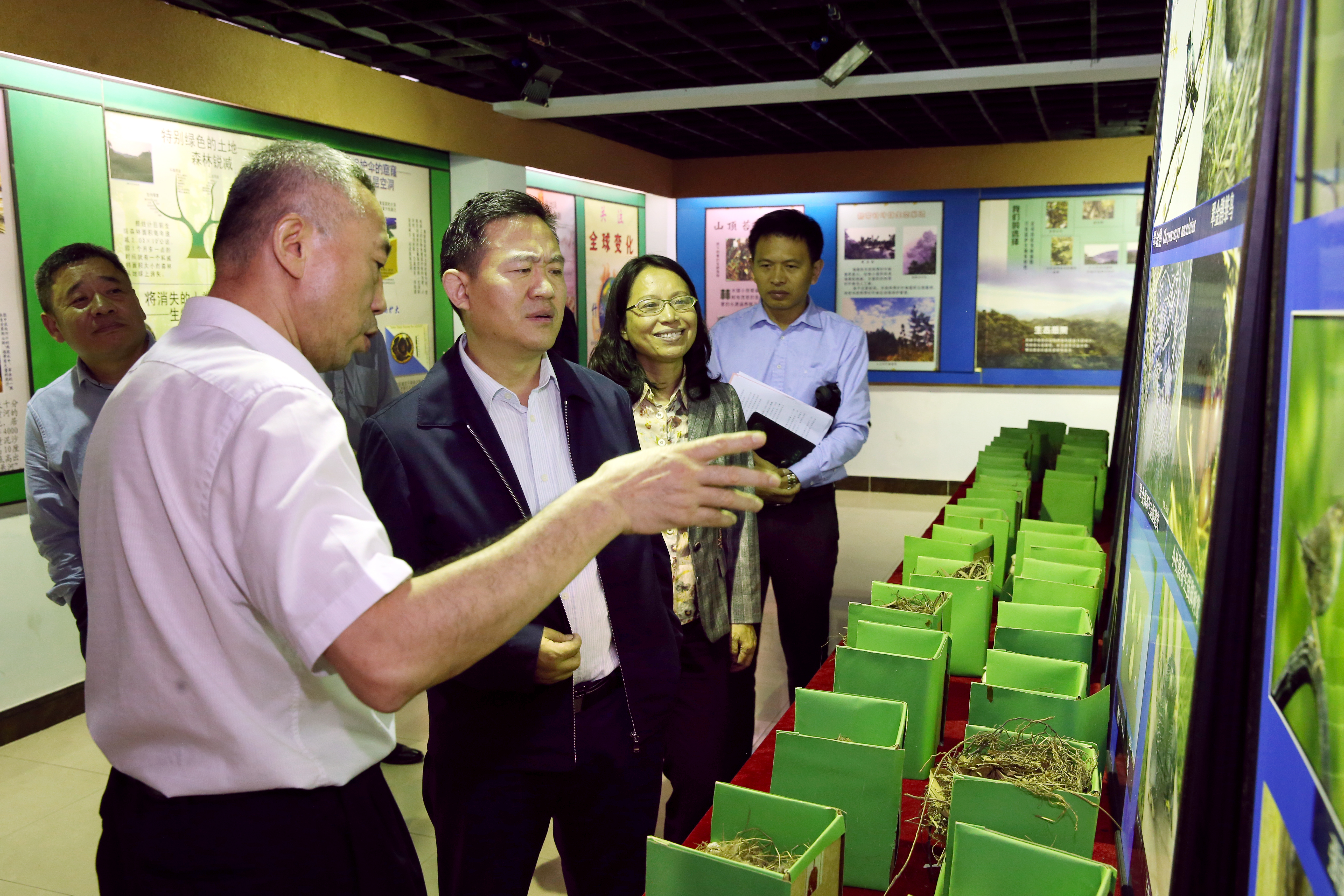 省科技厅副厅长刘作凯一行来我校调研科研工作