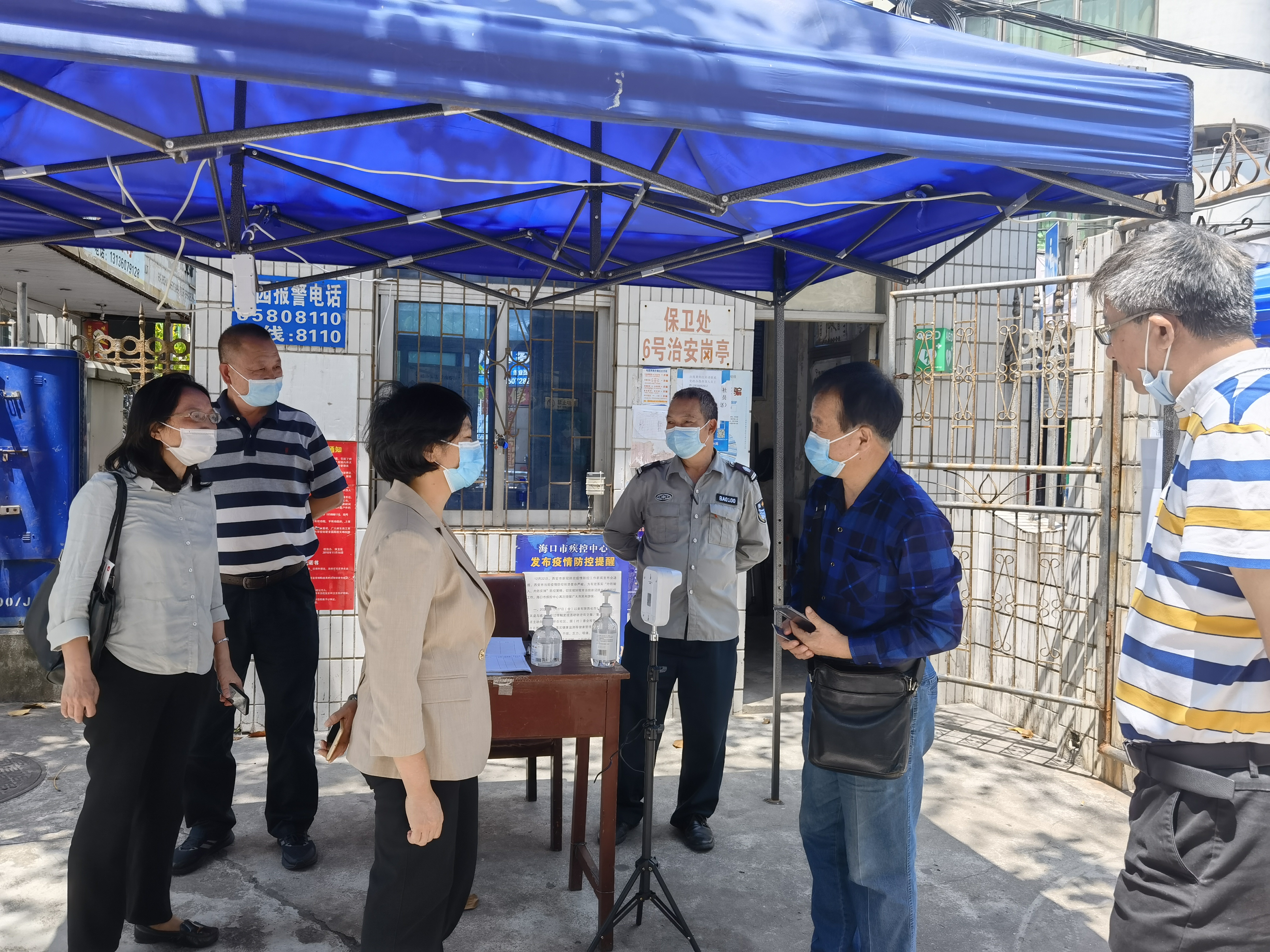 校领导及中层干部深入基层一线抓防疫工作