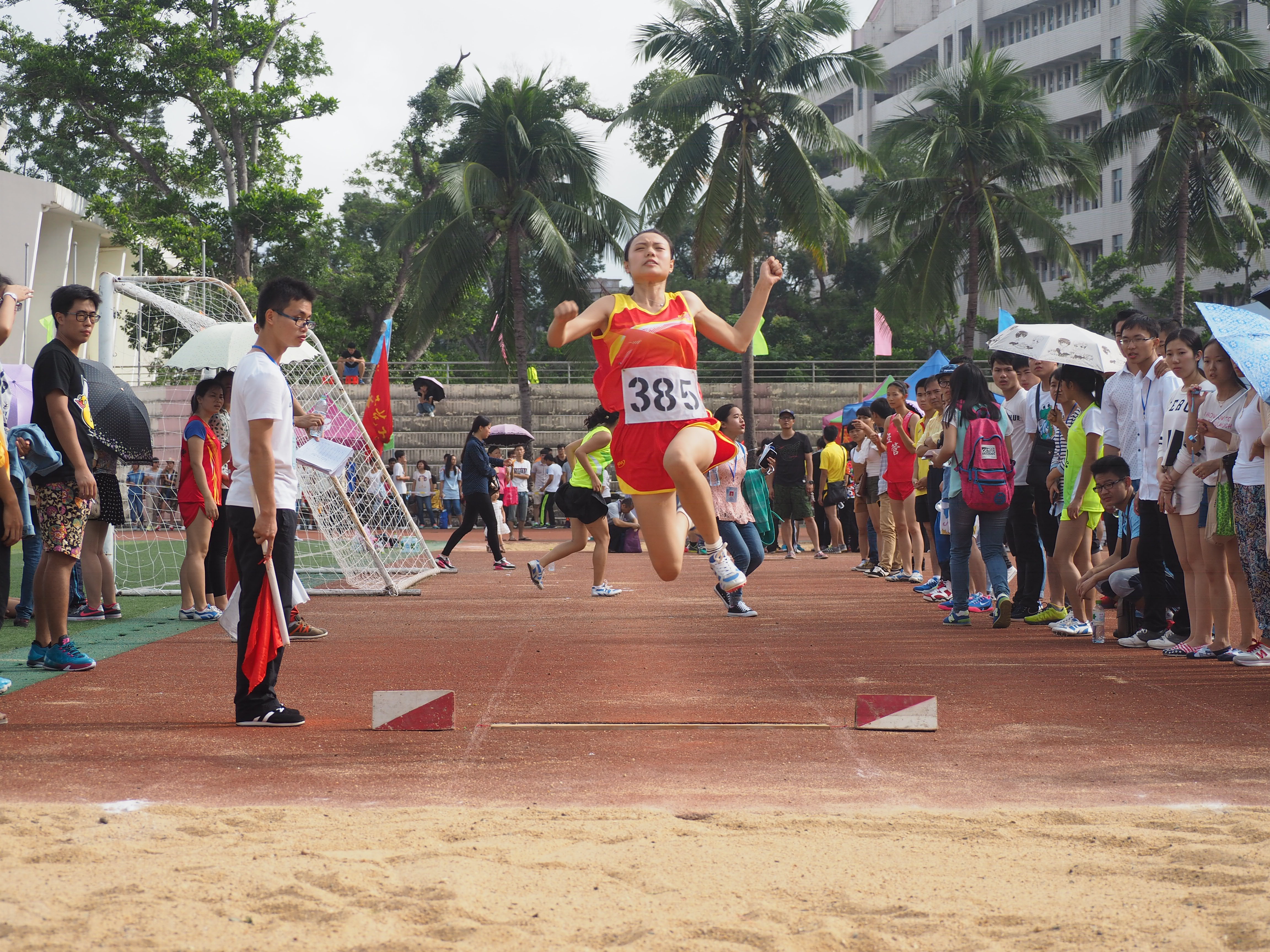 赛出风格 赛出水平――记地理与旅游学院在第31届校田径运动会中喜获佳绩