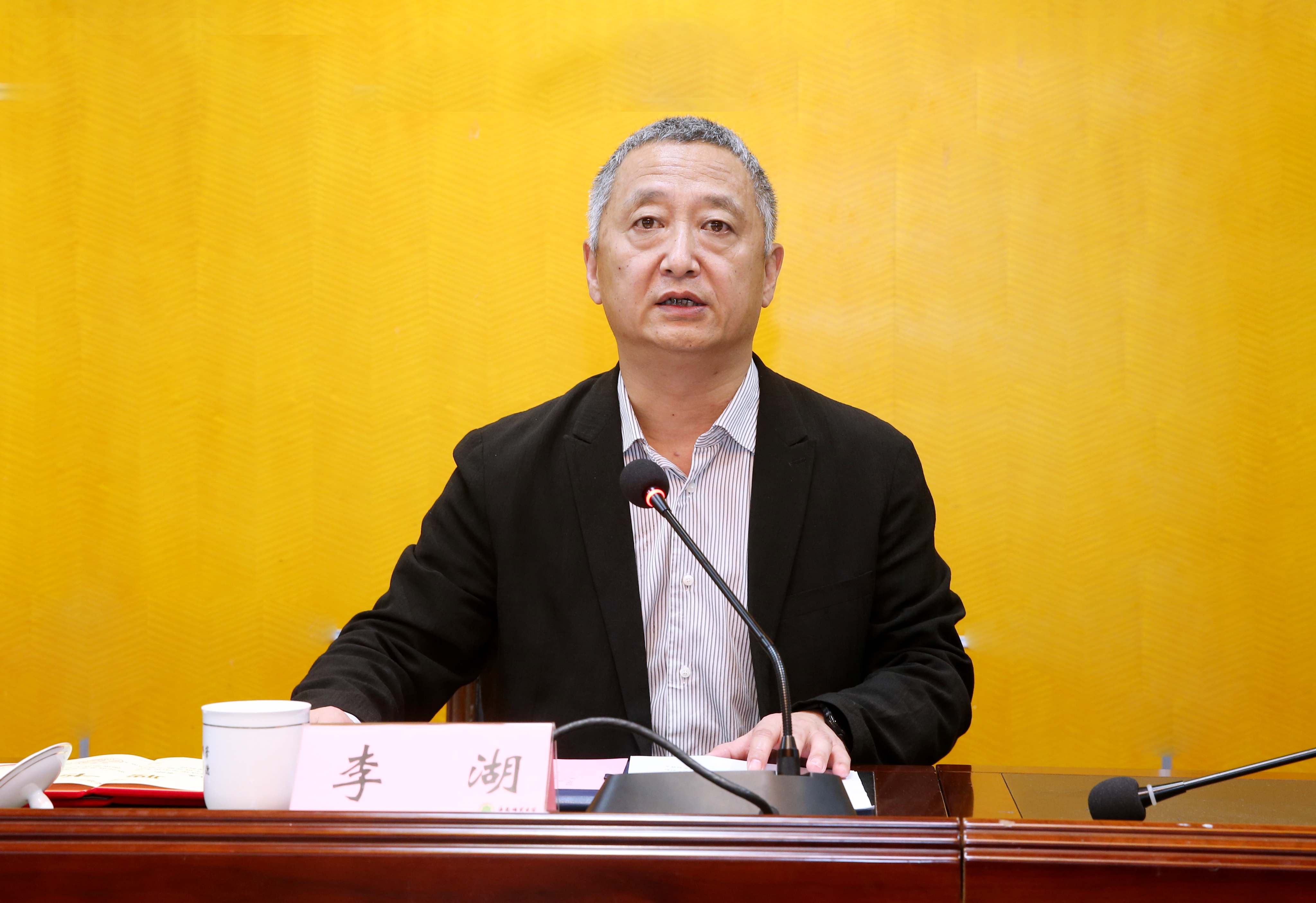 “全国高校毕业生就业能力培训基地”在我校揭牌并开班