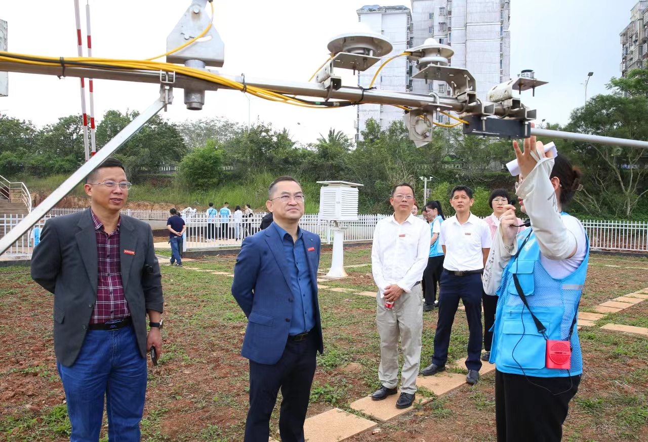 地理学院揭牌成立天文气象科普教育基地、天文气象环境观测站