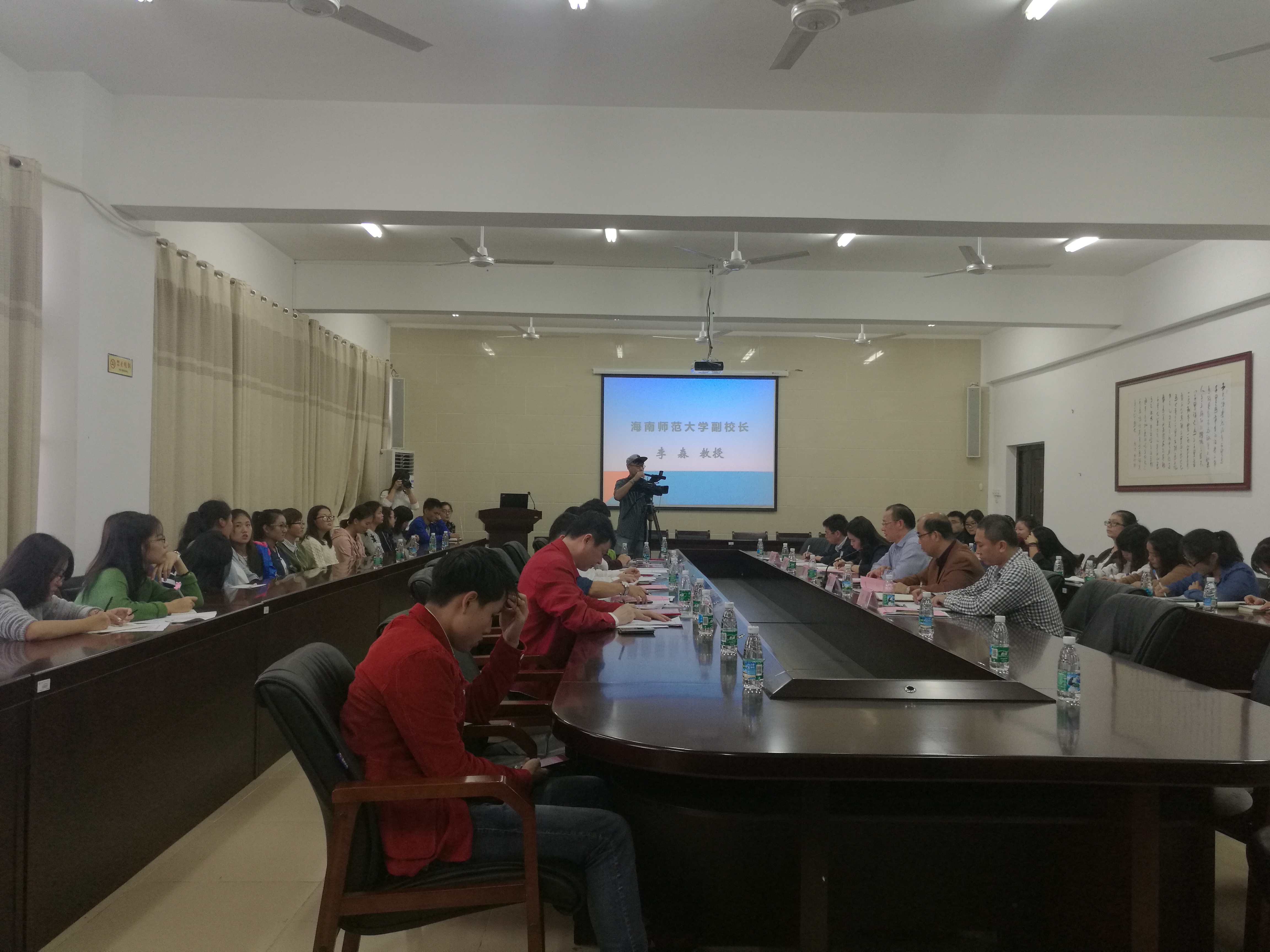 育卓越人才,展海师新风――“卓越新闻人才培养工程”导师聘任仪式举行