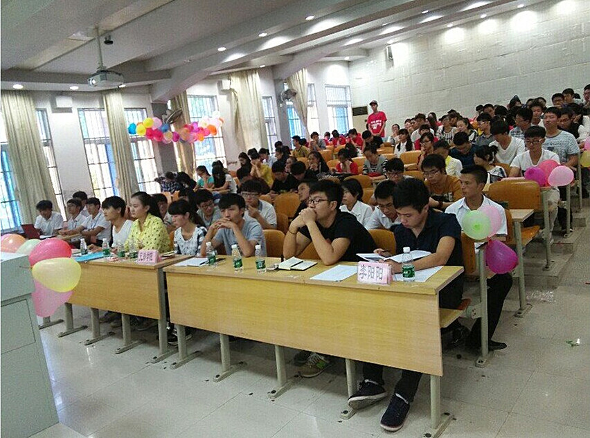 践行社会主义核心价值观――记物理与电子工程学院团日活动汇报问答