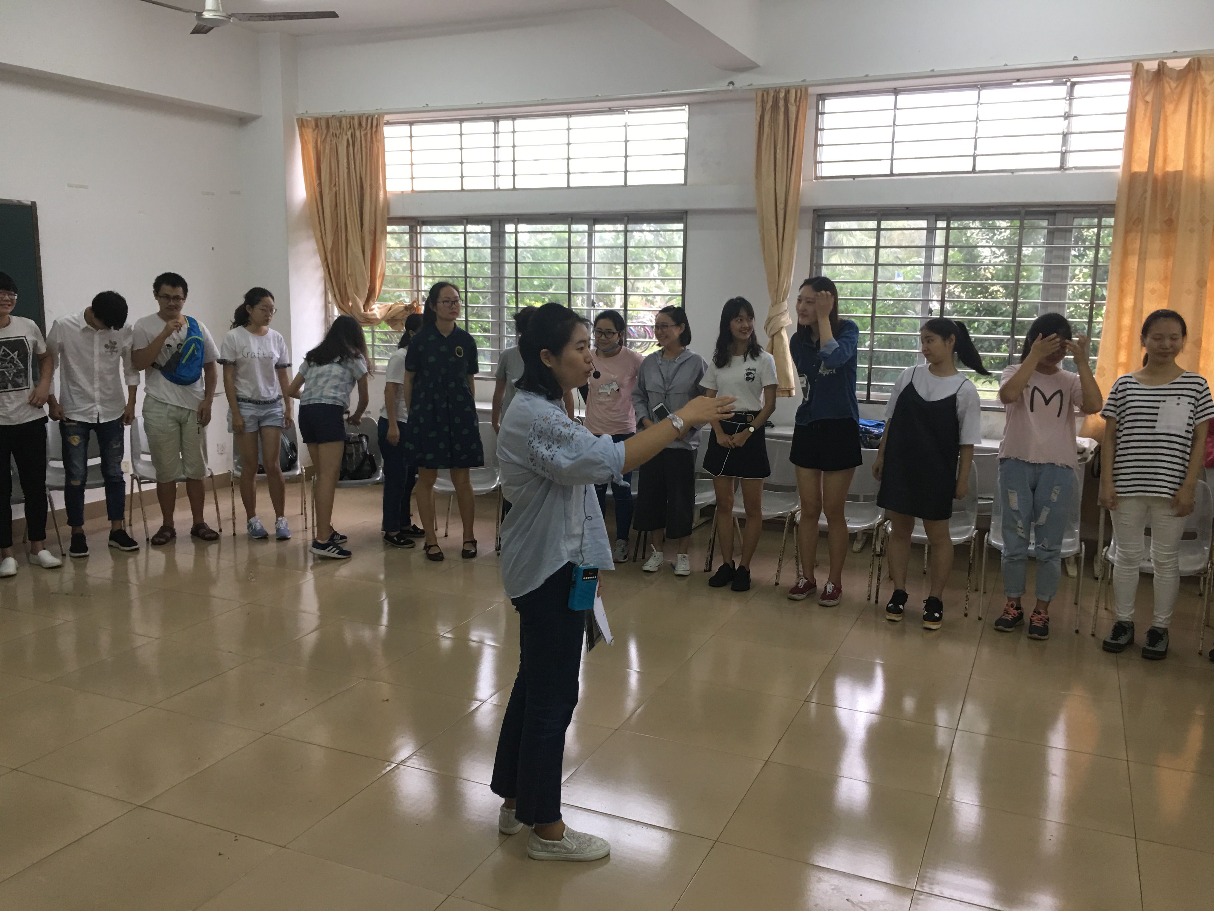 青年之声·记新闻传播与影视学院2016级文史法7班团体心理辅导活动