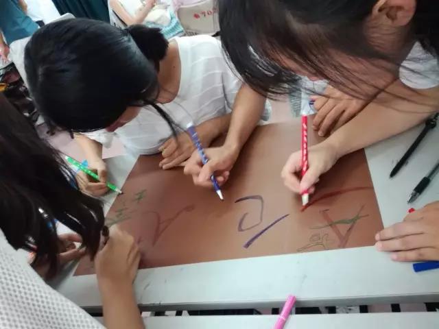 学校创新创业实践周活动火热进行