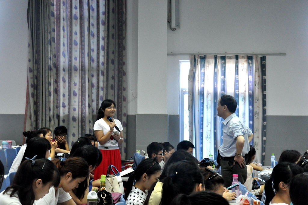 慧眼识辨教育漏洞 积极补全自我素养――首都师范大学教授郜舒竹有关《中国教育缺什么