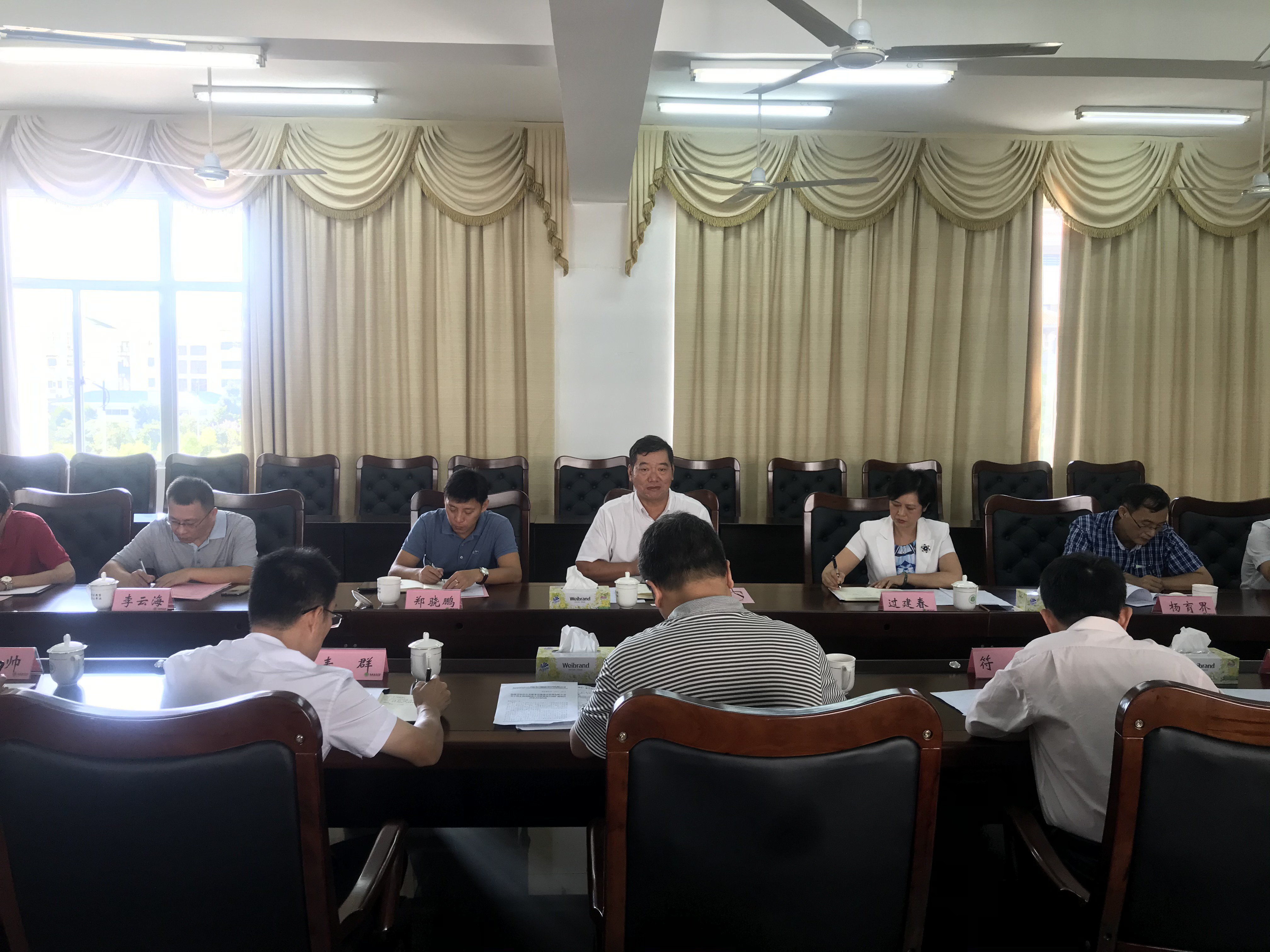 海控置业集团来我校调研座谈会