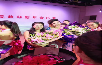 小小工人们,你可别小瞧――记法学院五四合唱比赛前的紧张排练