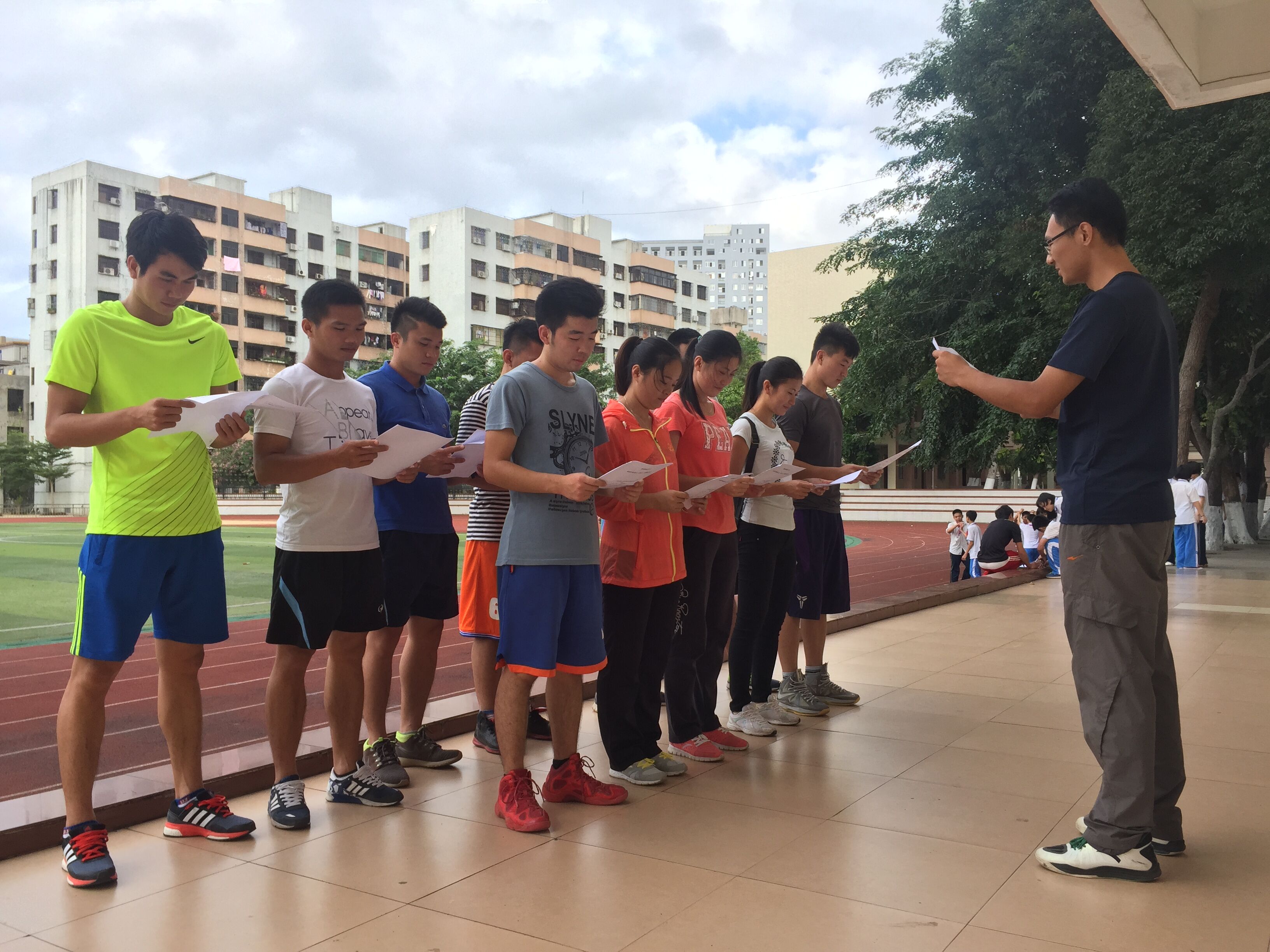 “不学礼,无以立”―体育学院13体教2班践行双创主题活动