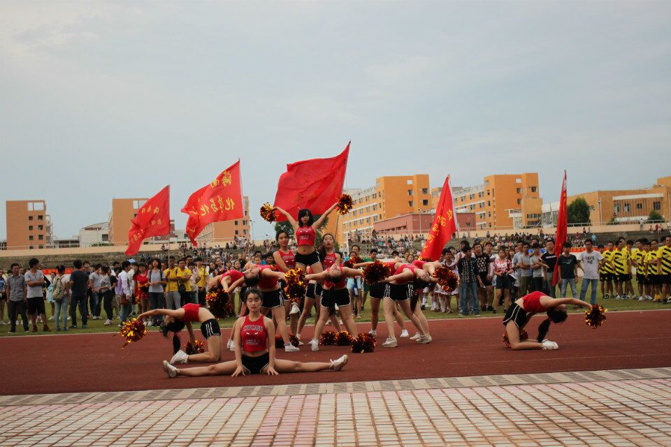 青春助力梦想，舞姿成就佳绩――记教科学院啦啦队在校级比赛中荣获二等奖