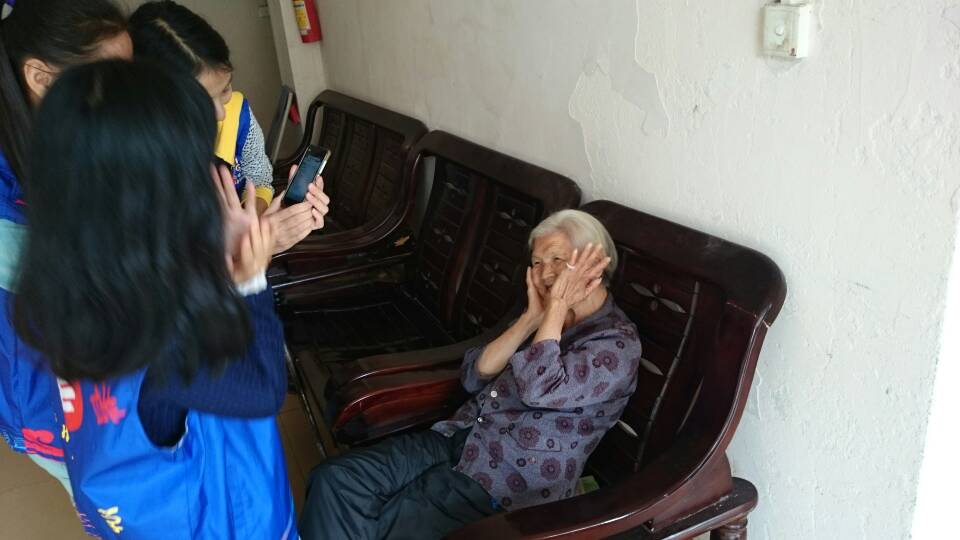 牵手夕阳红，温暖老人心――记教育科学学院团委之青协敬老院之行 