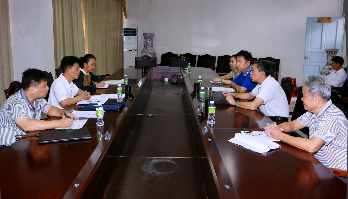 省委老干部局调研组到我校检查指导工作