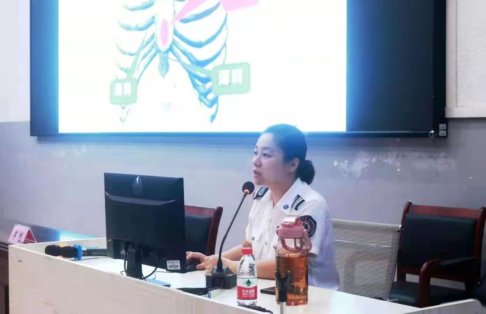 我校举办心脏复苏与安全急救知识讲座