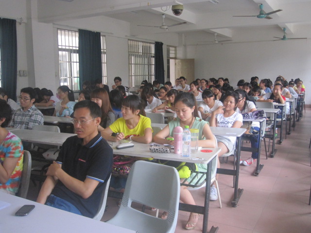 四月 我们的视听盛宴——记生命科学学院第二届英语演讲比赛