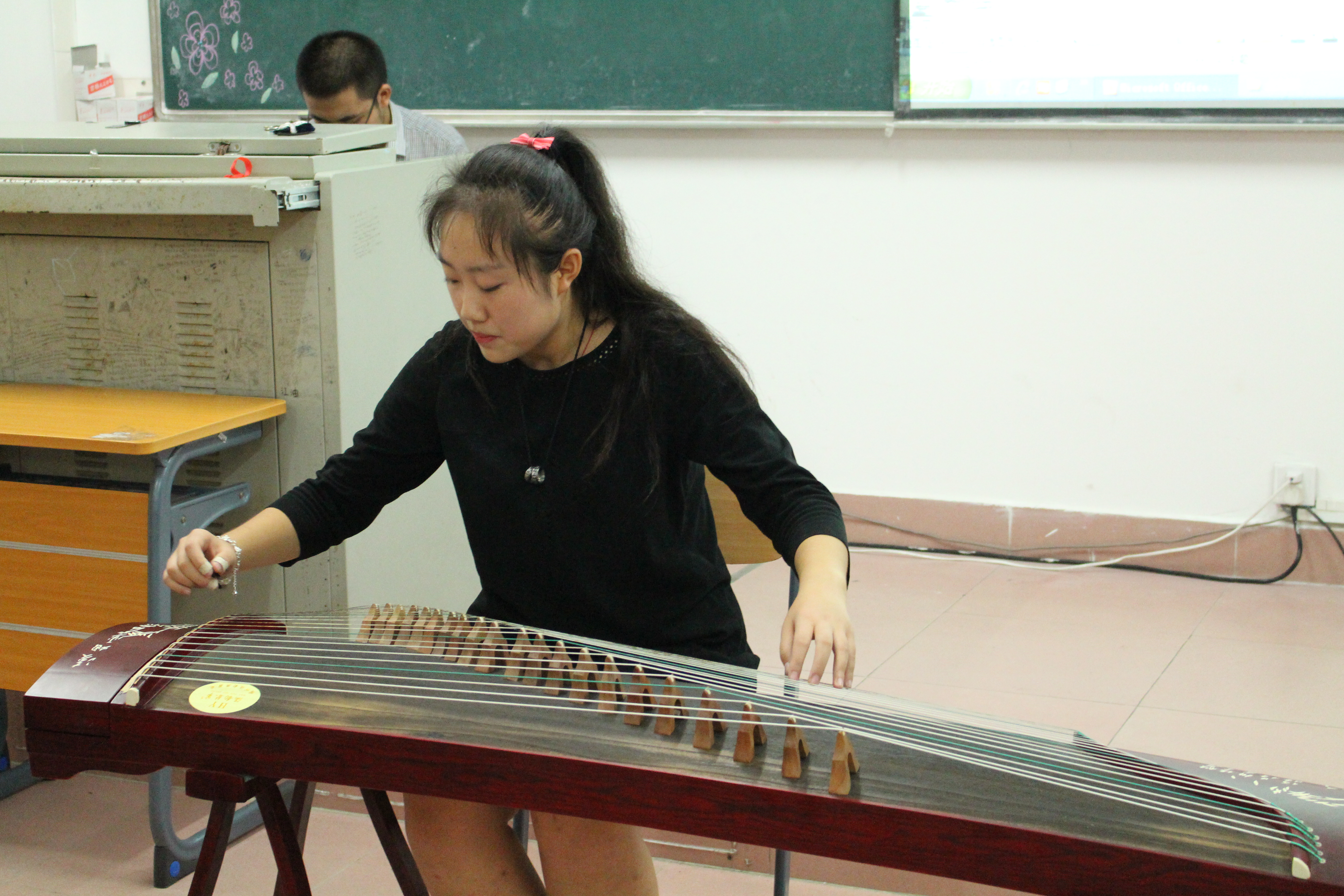 温柔敦厚 温文尔雅 ――记物理与电子工程学院“蕴藉杯”诗文诵读比赛