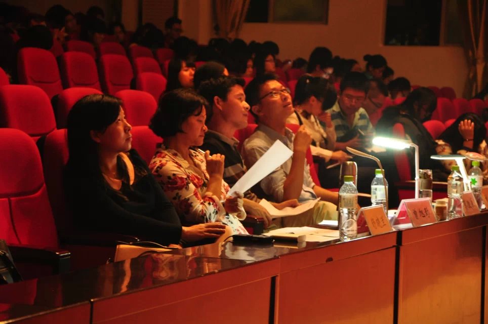 外国语学院举办“班主任技能”大赛决赛暨教师技能