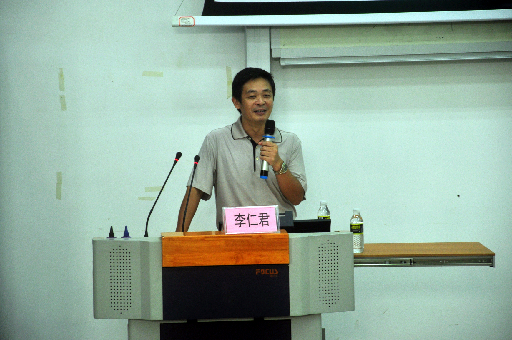 图书馆在桂林洋校区举办“一区一港”建设宣传讲座