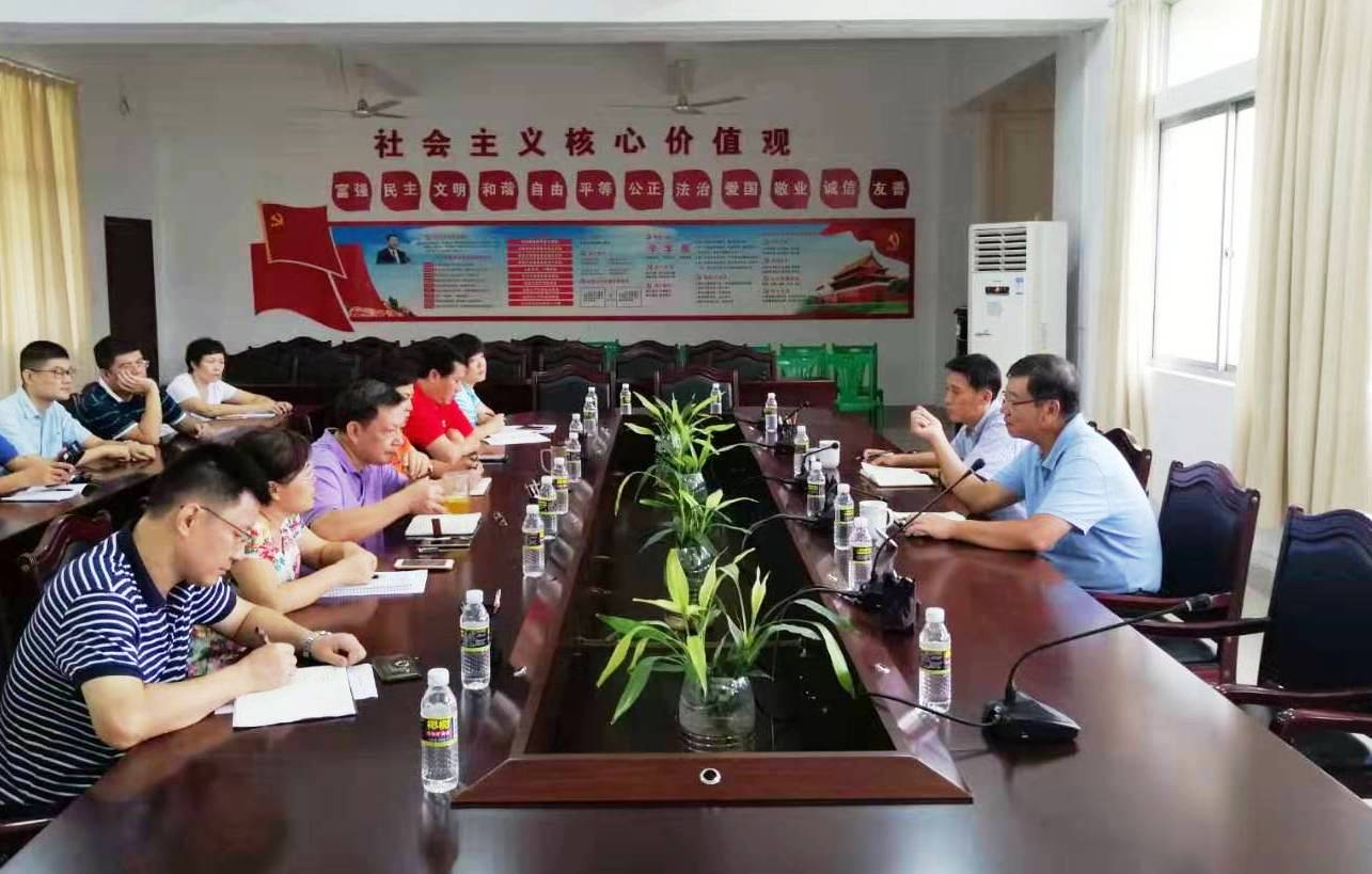 林强到二级学院与教师代表座谈