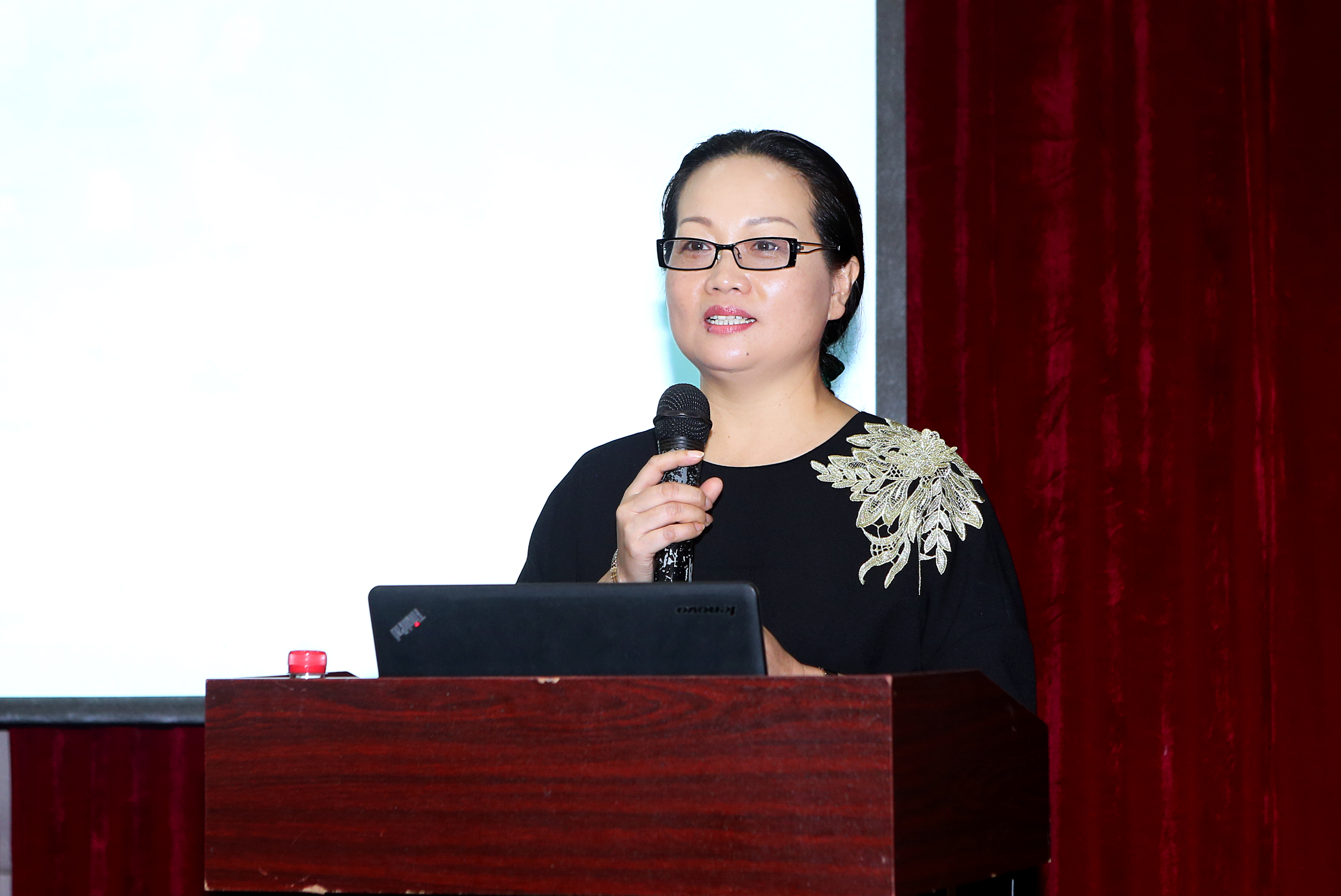 我校承办中国大学生计算机设计大赛总体优化研讨会议