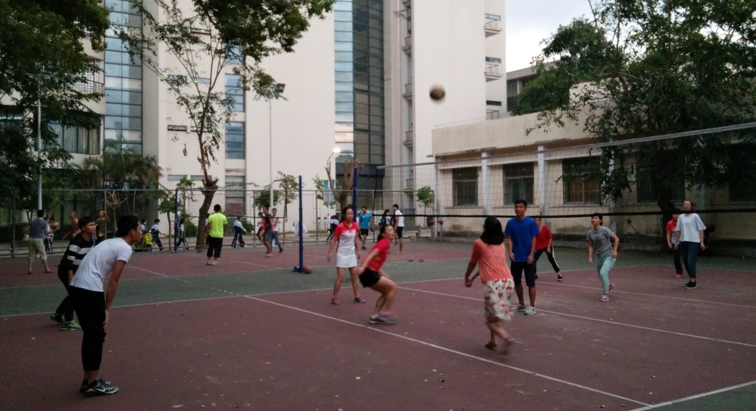 活力四射，激情十足--记初等教育学院排球友谊赛