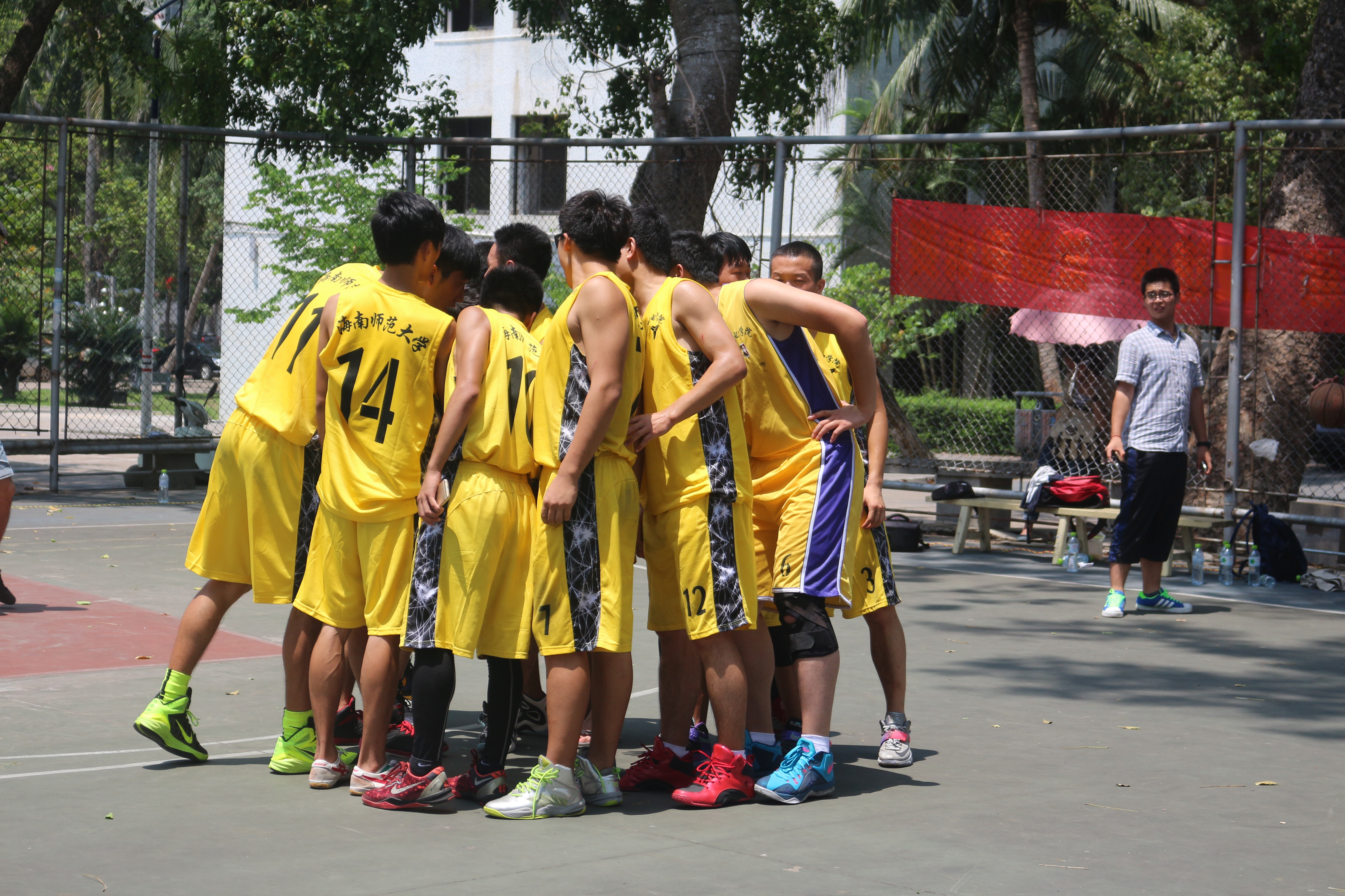 激情校园“NBA” ――记物电学院“欢送杯”篮球赛