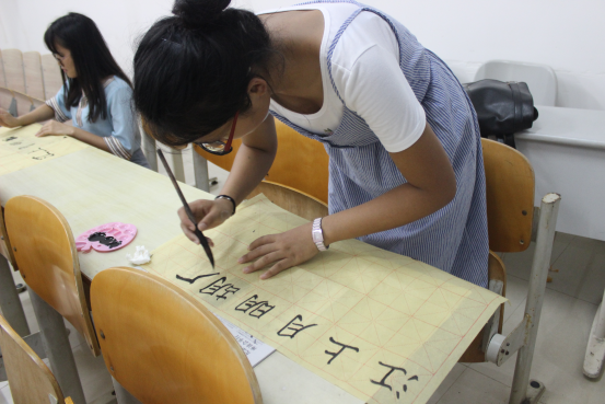 笔下有情，字中带意――记法学院三笔字及绘画大赛