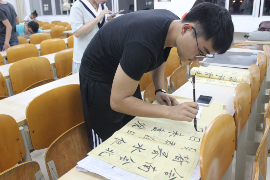 笔下有情，字中带意――记法学院三笔字及绘画大赛