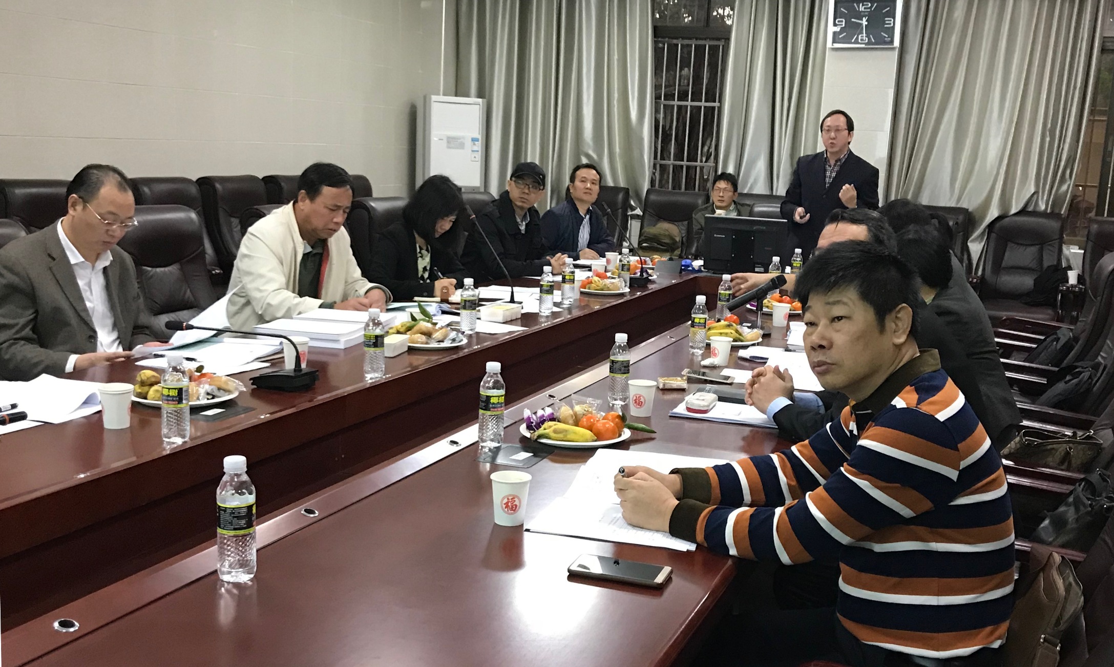 信息科学技术学院召开硕士学位点建设工作会议