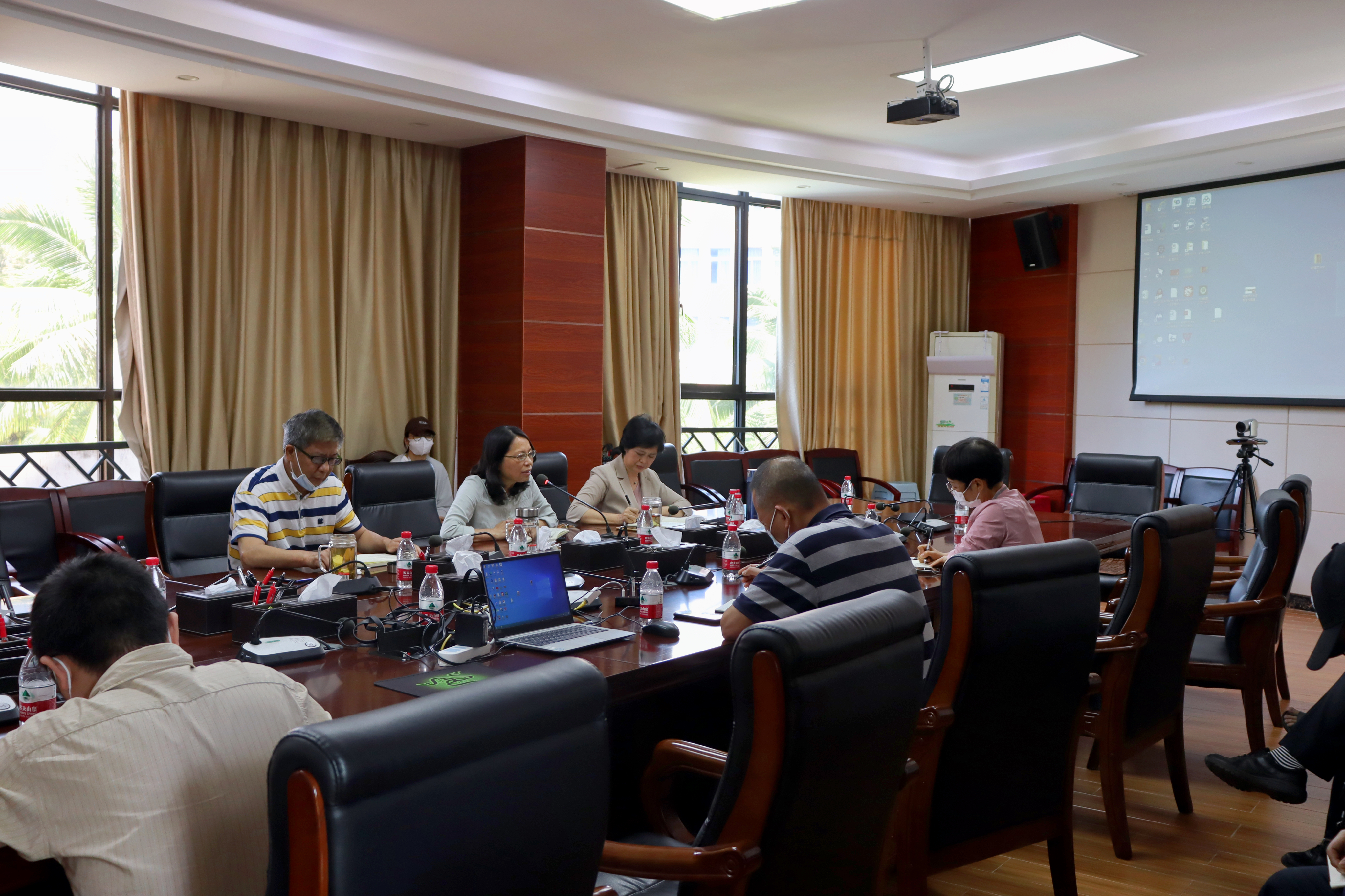 我校参加省教育厅疫情防控视频会并再部署疫情防控工作