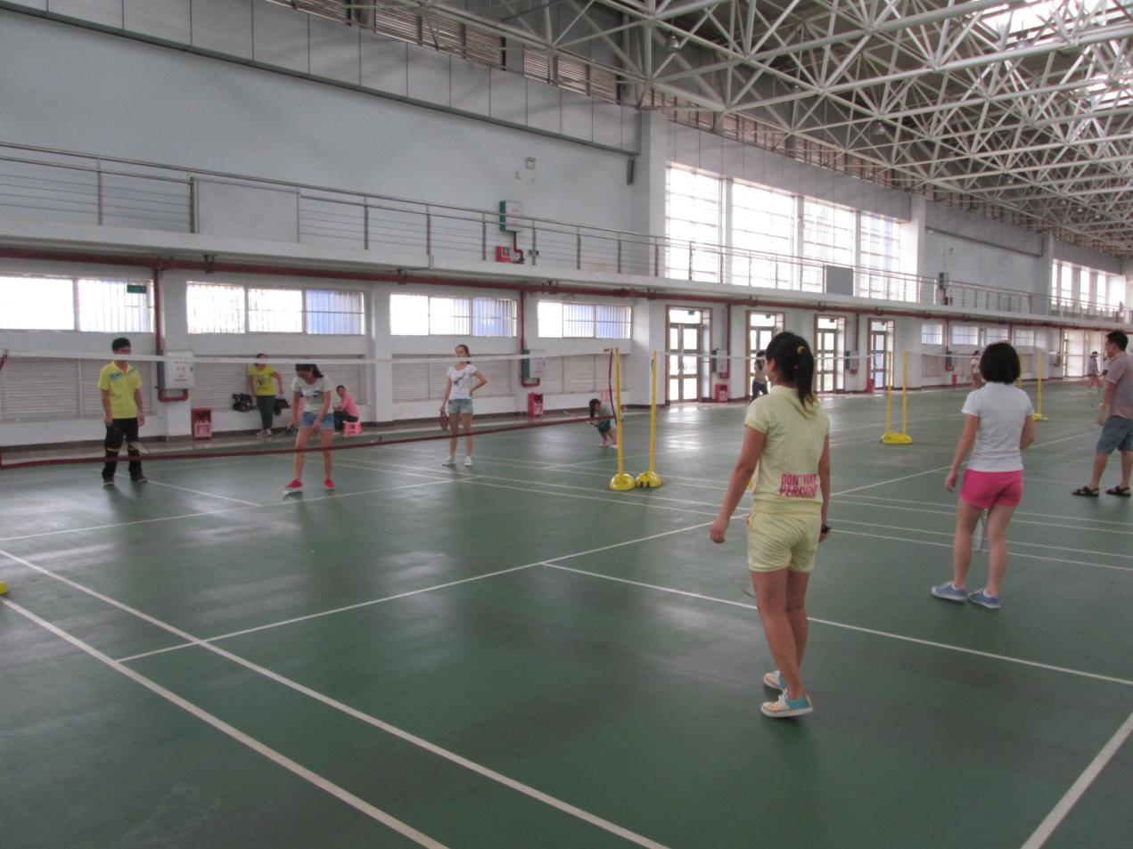 践行群众 羽我同行——记经济与管理学院第一学生党支部首届羽毛球比赛活动