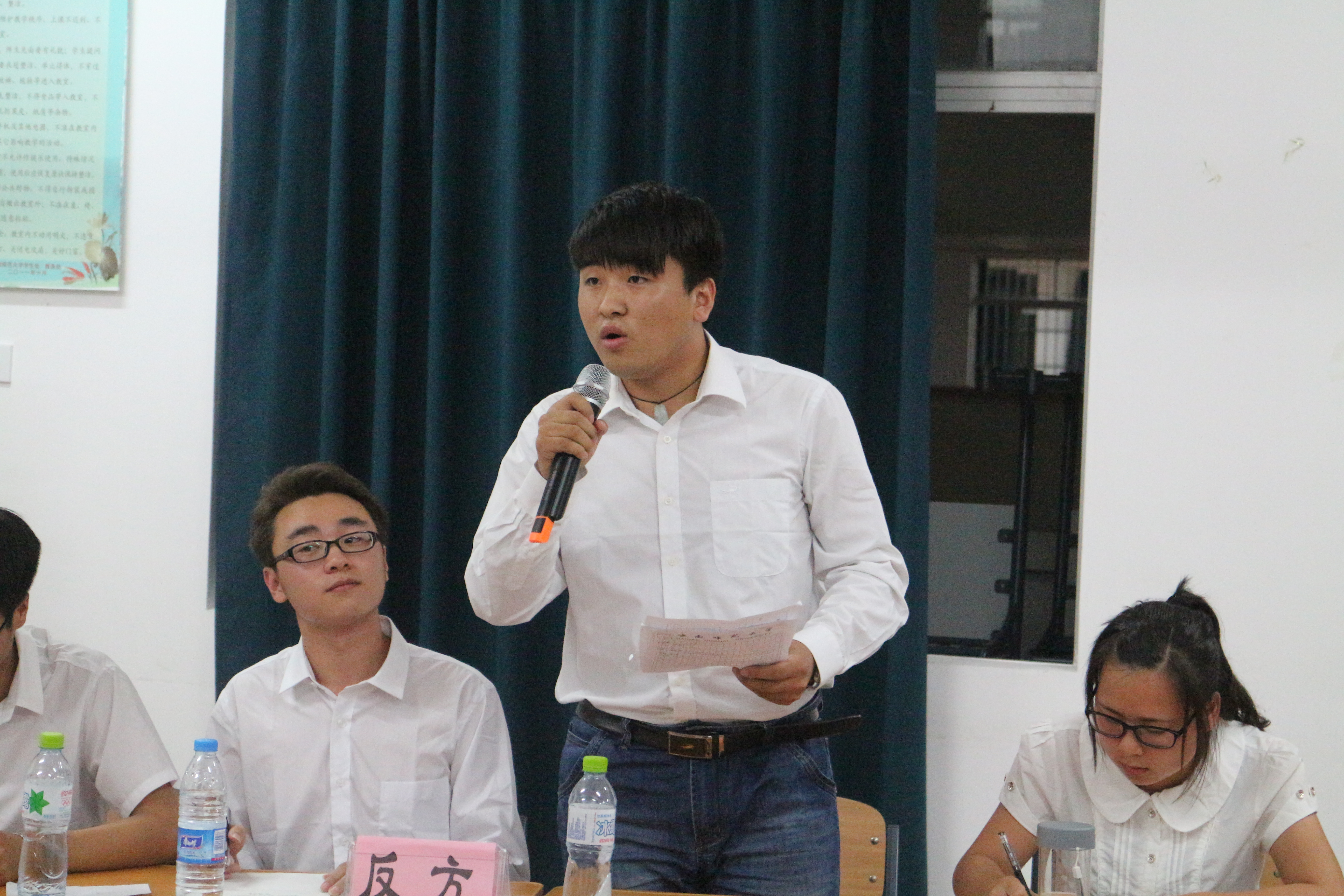 语出锋芒秀物电精神――记物电学院“三爱三节”辩论赛