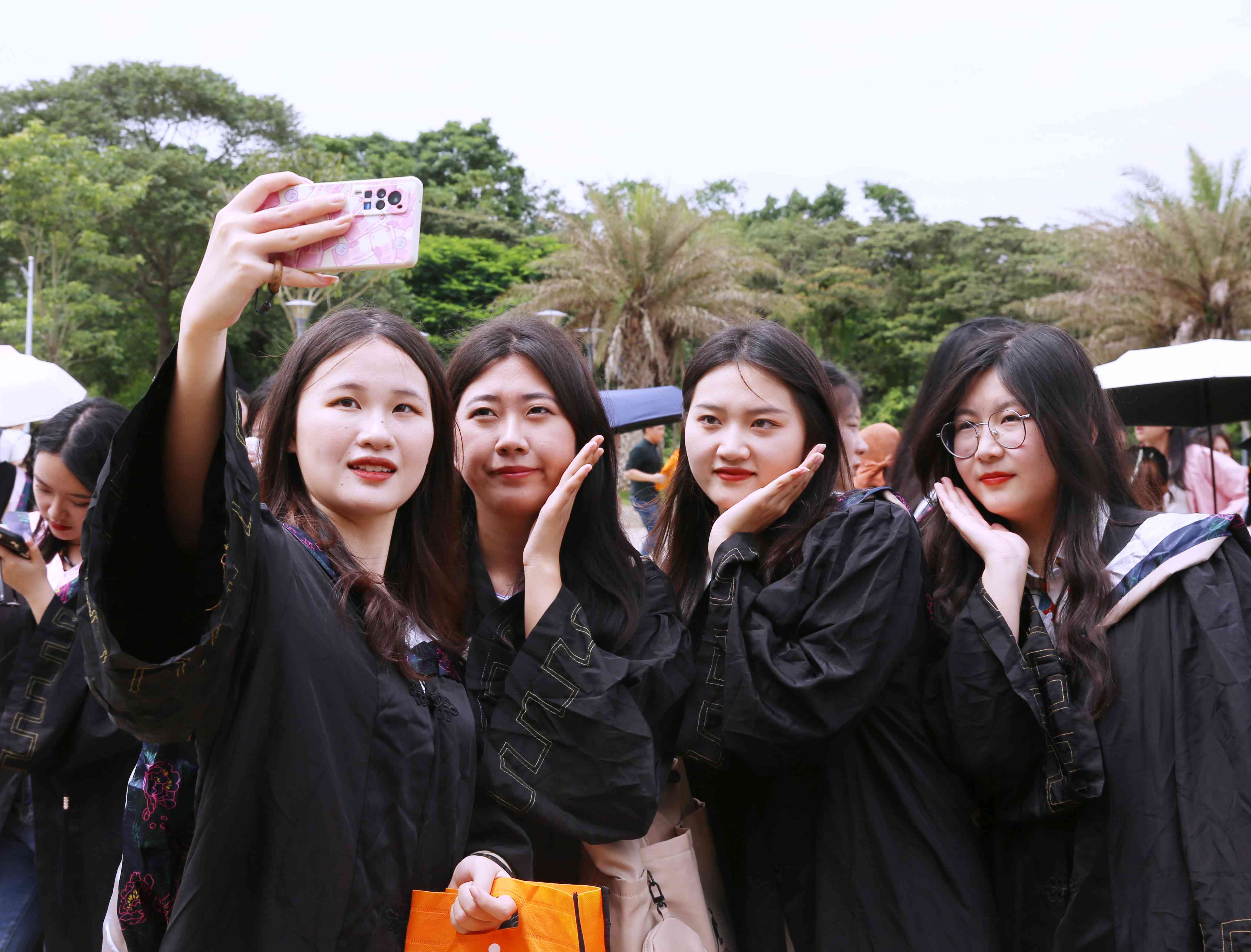 青春正当时  奋斗再扬帆――海南师范大学举行2023届本科生毕业典礼暨学士学位授予仪式