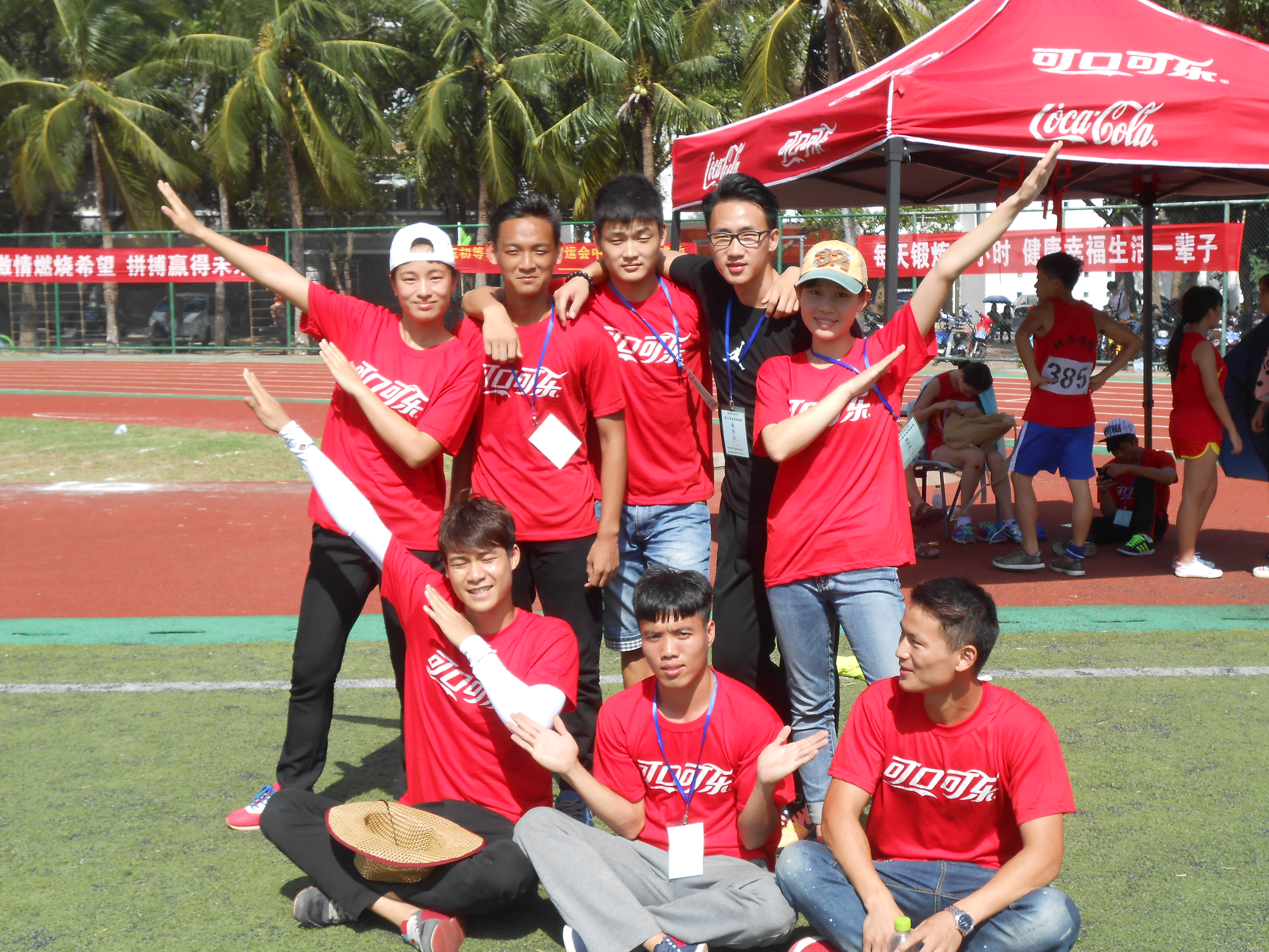 讲文明  话礼仪，体育学院学生裁判员高标准、严要求参与执裁我校第32届田径运动会