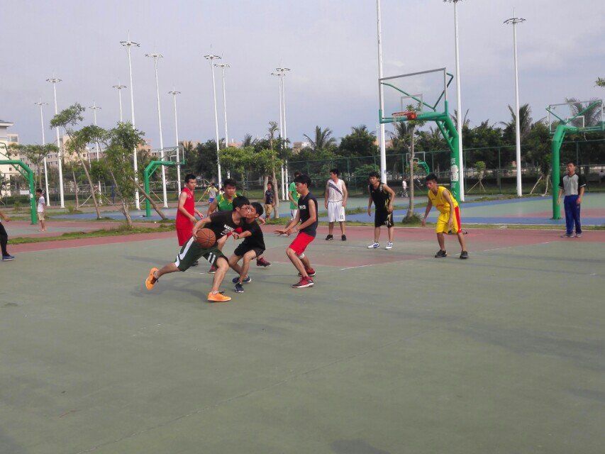 生命不息，篮球不止―――记教育科学学院“欢送杯”篮球友谊赛