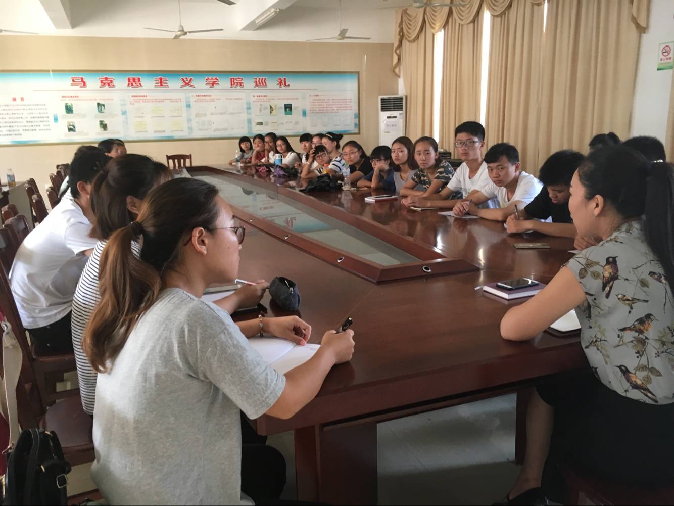 强化安全意识，开启大学美好生活――记马克思主义学院新生宿舍安全会议