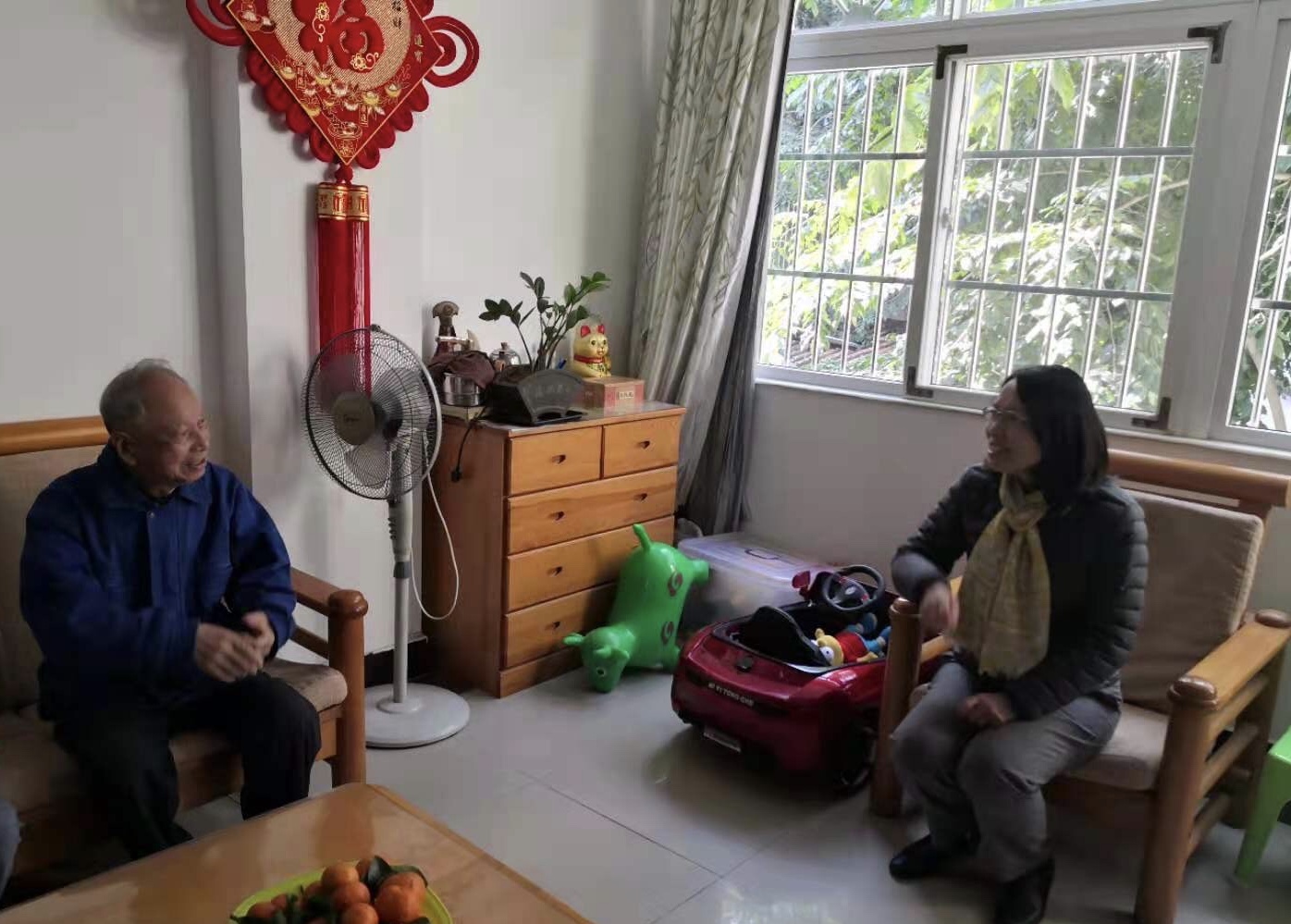 校领导春节前走访慰问离退休老干部