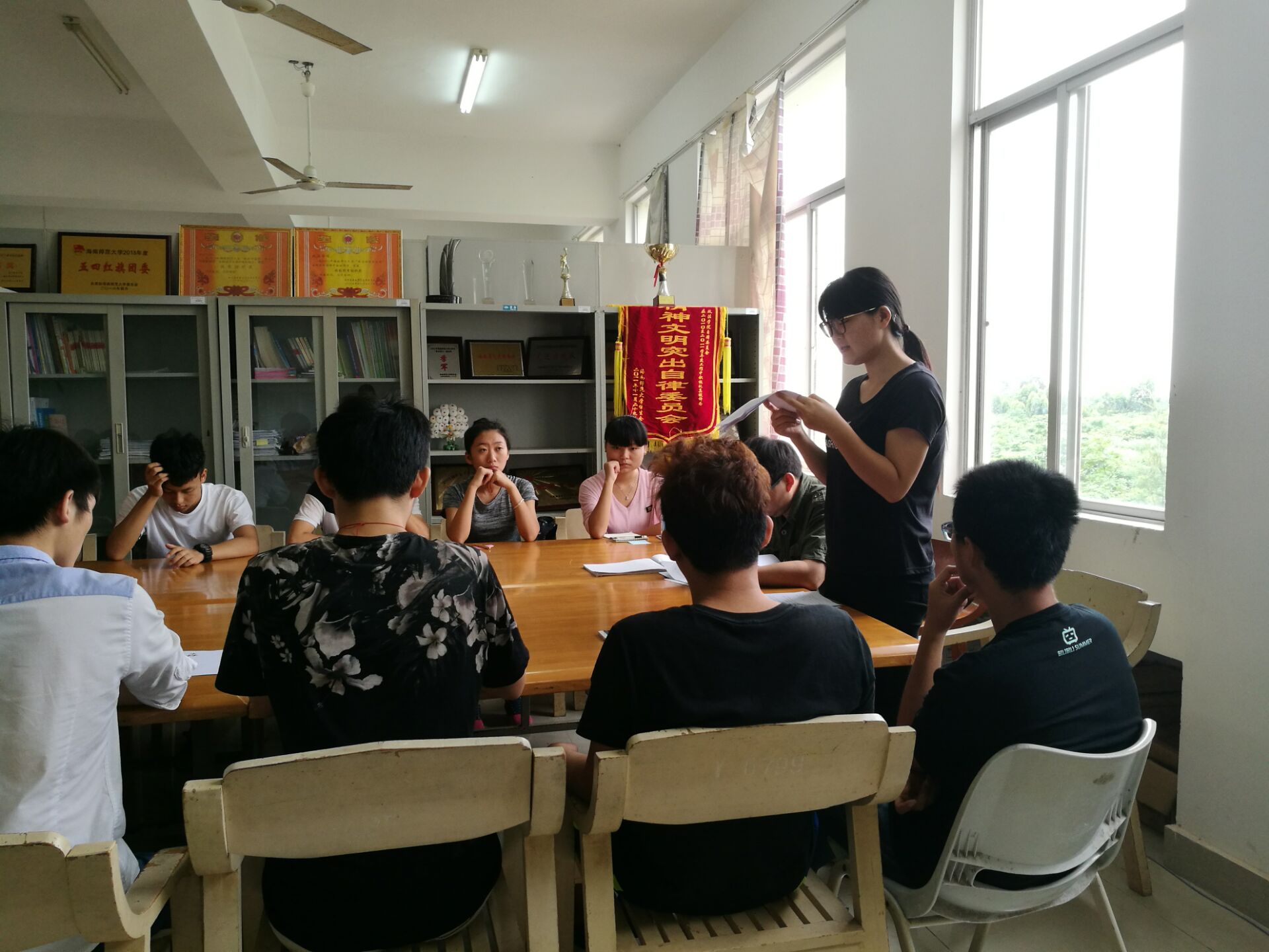 谨慎表决、理性投票,做广大同学利益的捍卫者―记法学院第二届学生代表大会