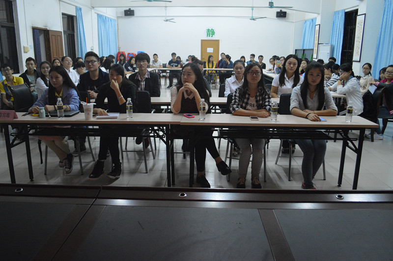 扬志愿服务精神，展共青团员风采――记数学与统计学院团课培训