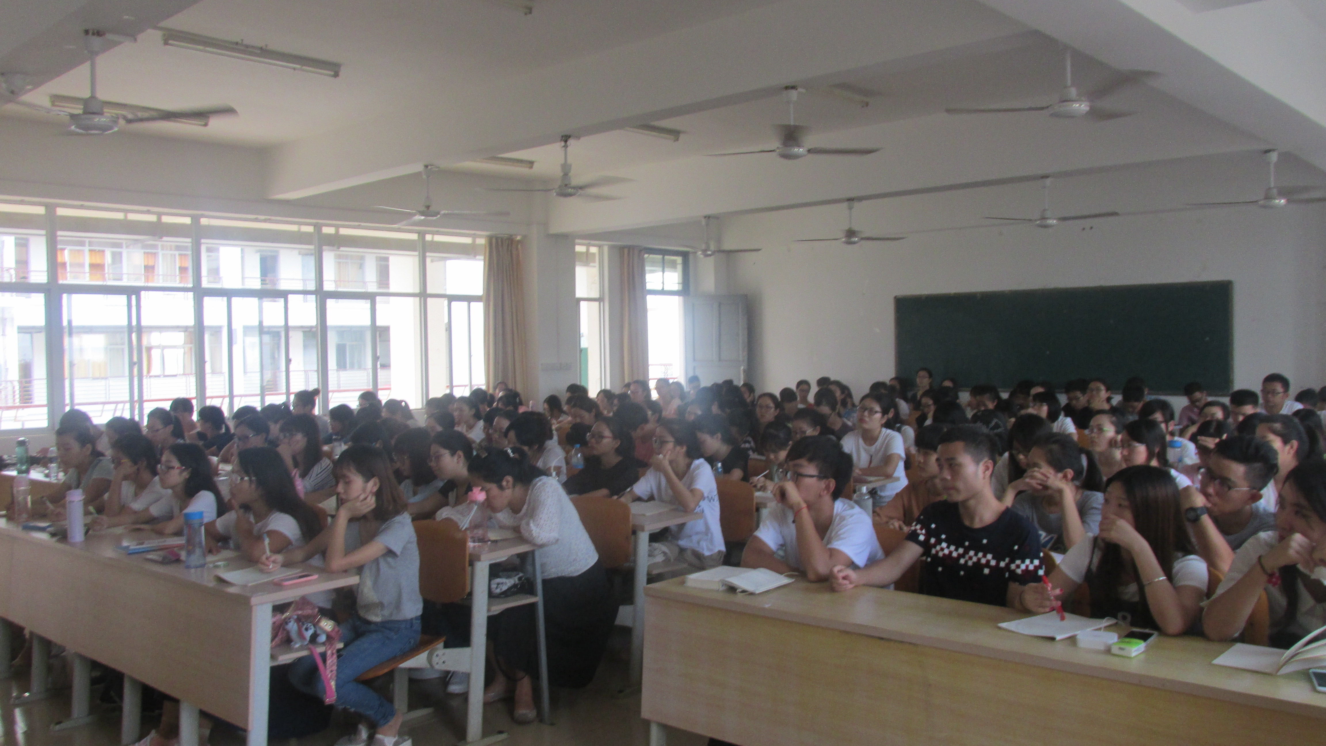 扬中韩悠久文化，析汉语教学现状――记文学院韩国中国教学的历史与现状讲座