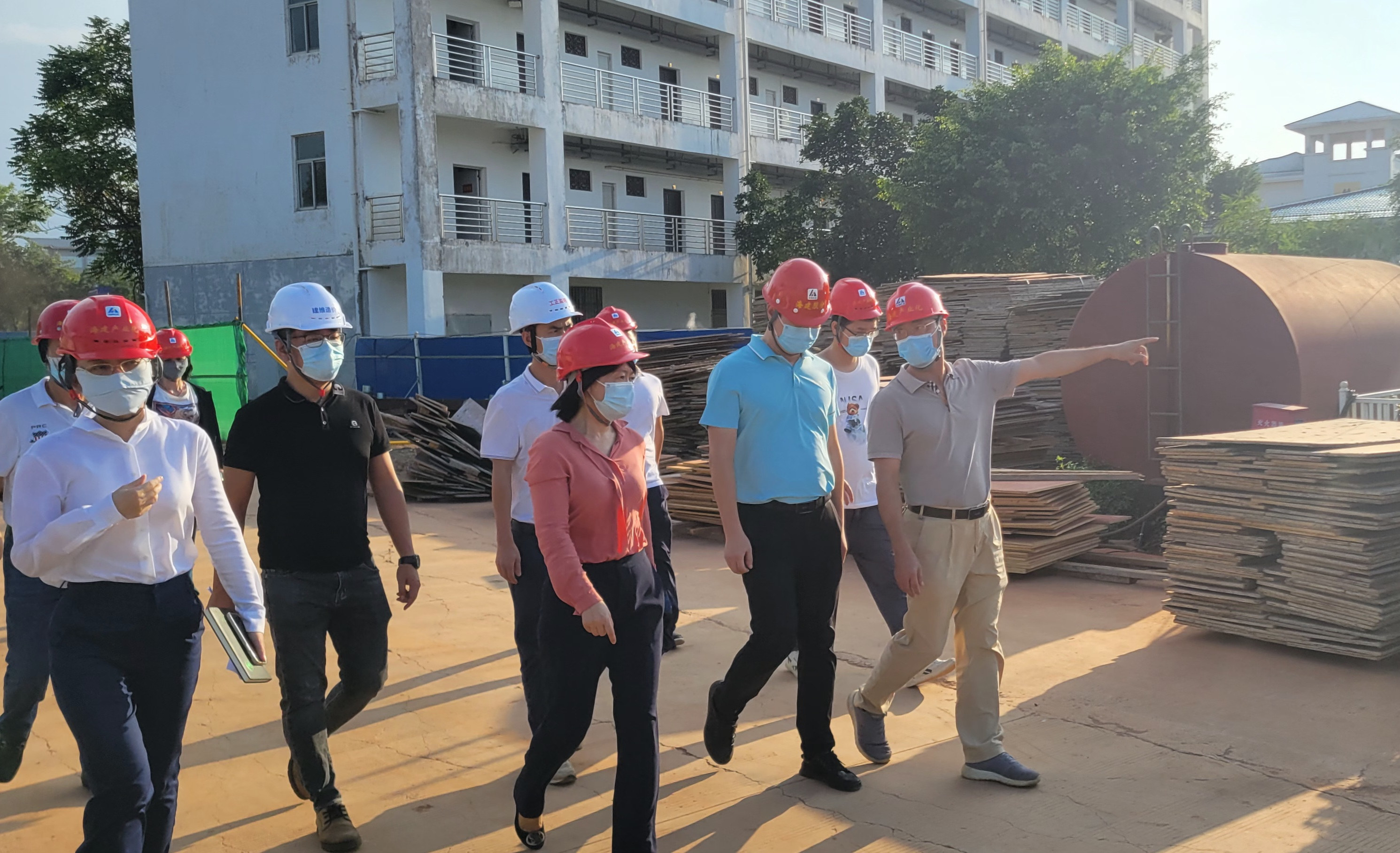 校领导调研我校在建项目疫情防控和施工进展情况