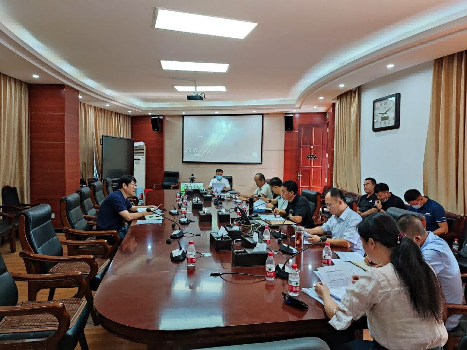 学校召开足球学院建设工作推进会